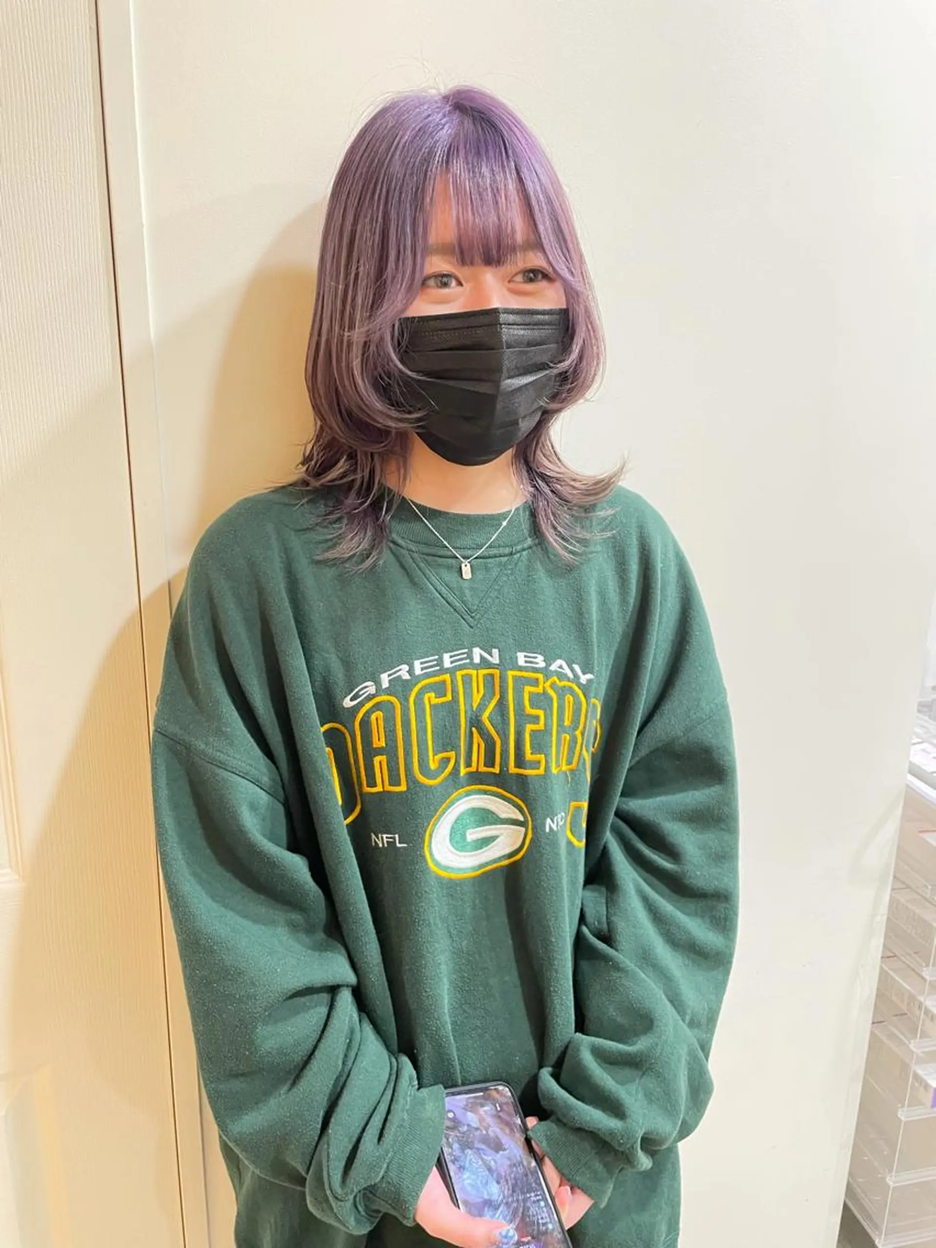 セミロング カラー グラデーションカラー パープルカラー ウルフカット カット ヘアカラー トリートメント MIOベージュカラー 柔らかいカラーのヘアスタイル