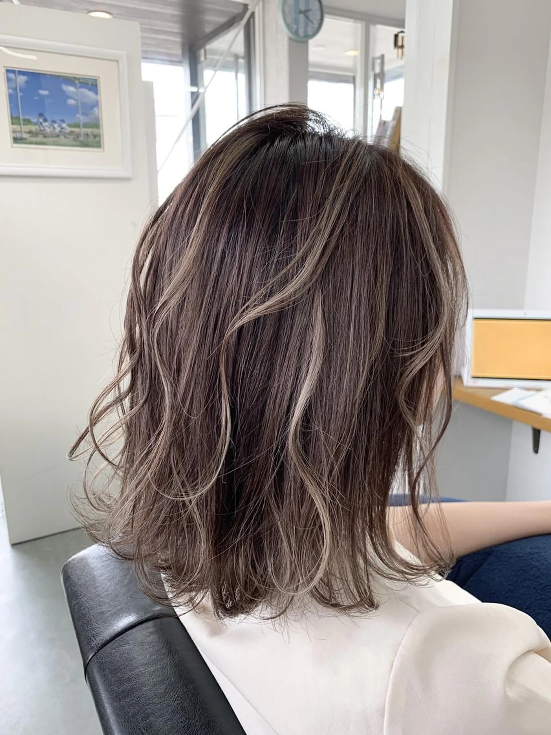 ミディアム ヘアカラー 須佐 勝也のヘアスタイル