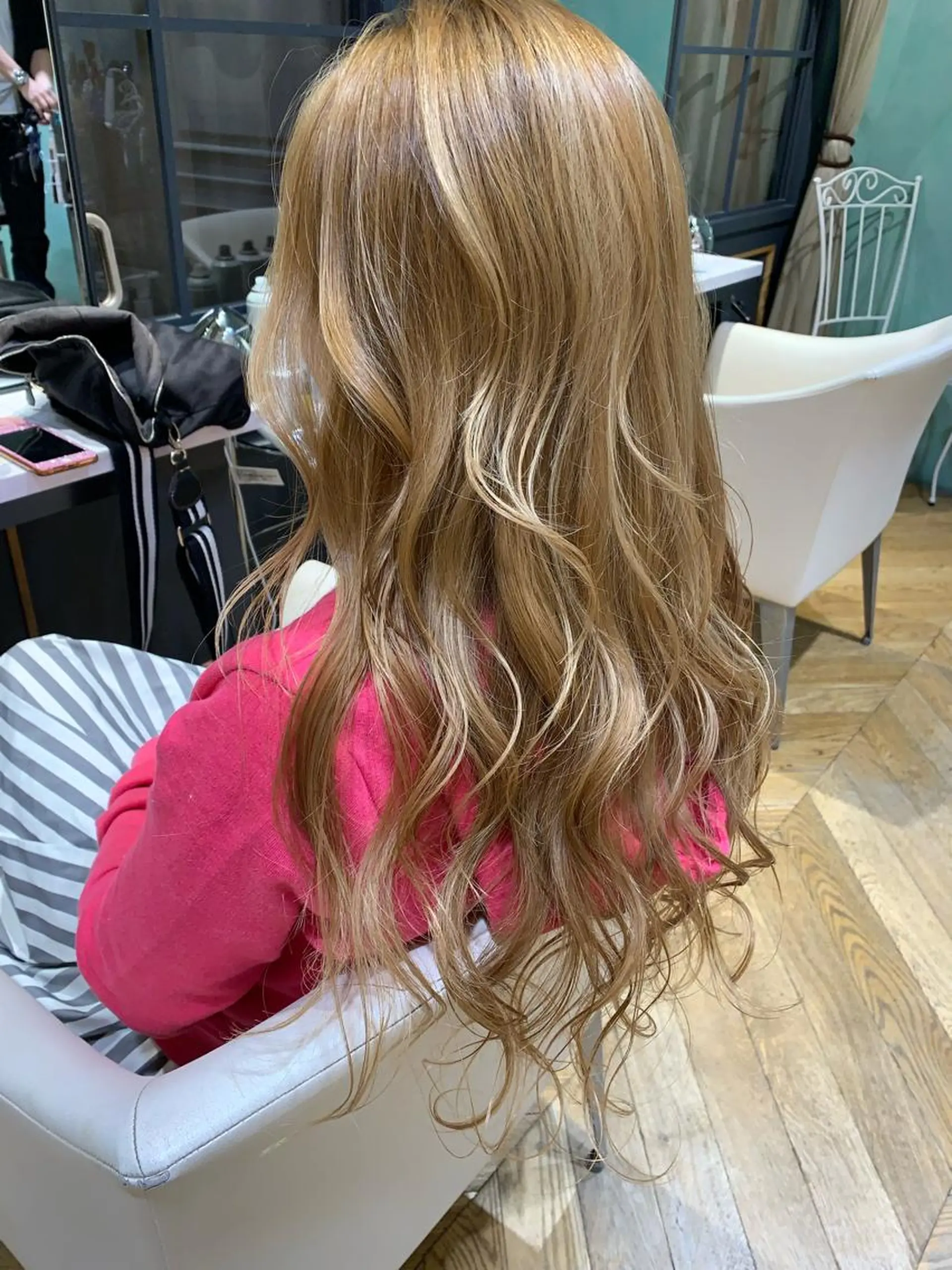 ロング ヘアカラー reve所属・乾かすだけで艶髪酸性 ストレート髙橋悠耶のヘアスタイル