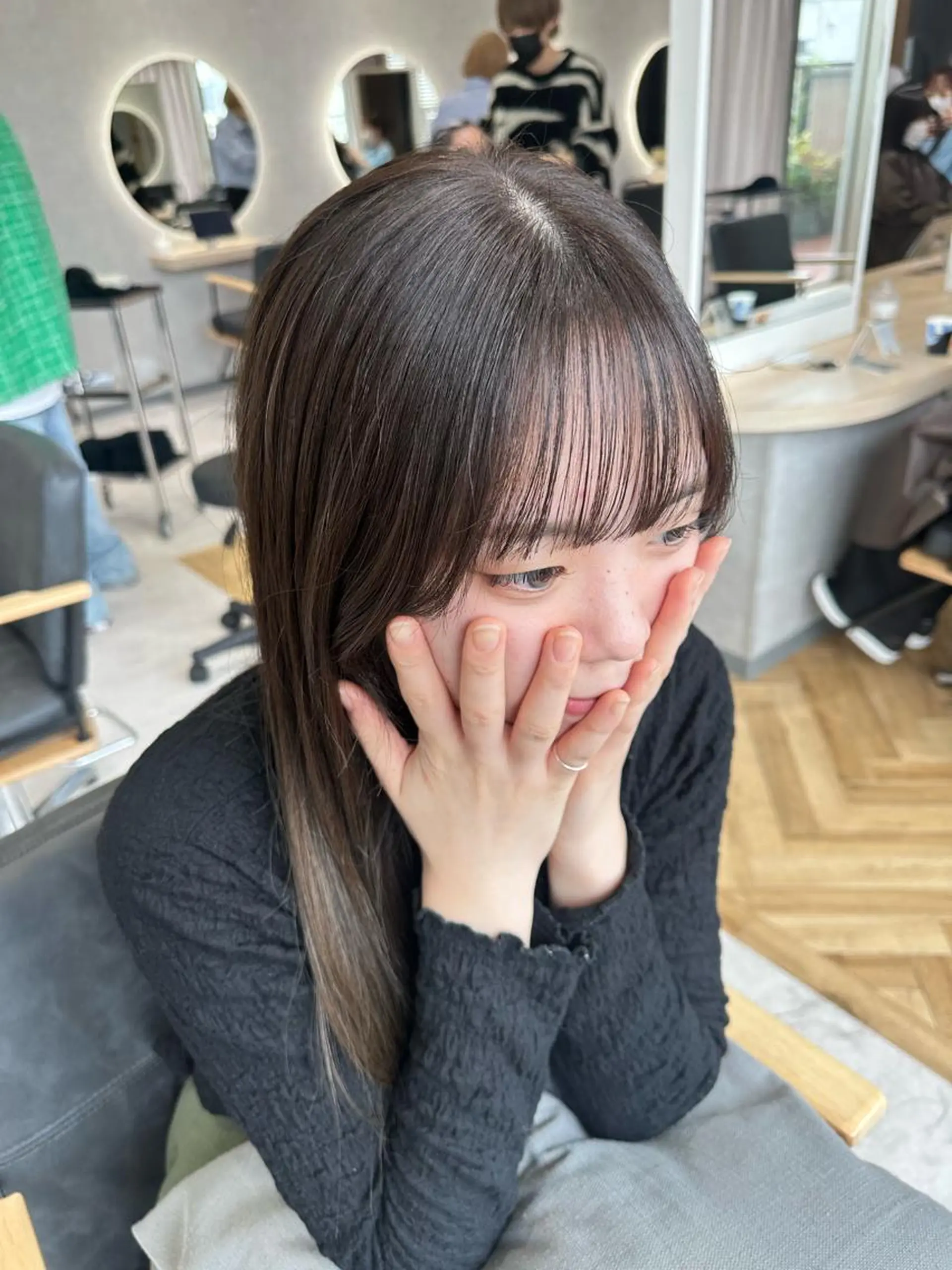 ロング カラー アディクシーカラー ブリーチ ケアブリーチ デザインカラー ダブルカラー 韓国ヘア顔周りカット 艶髪ベージュtamaのヘアスタイル