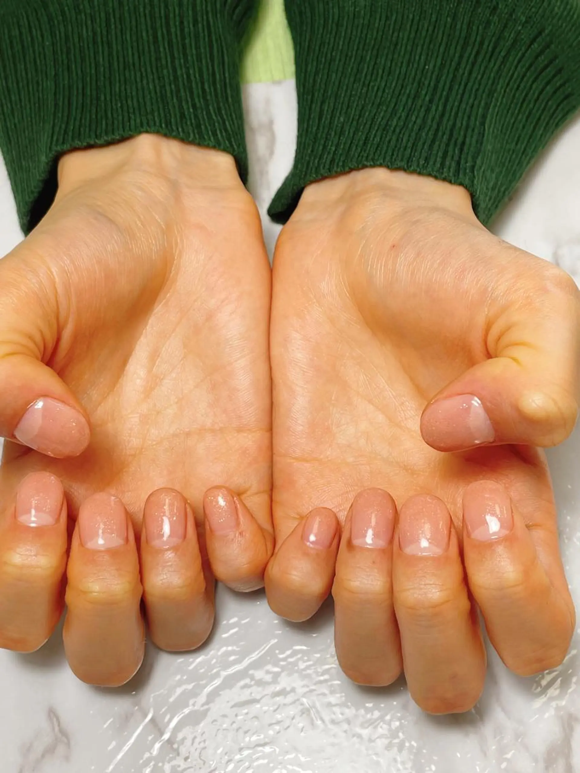 ショート ネイル グラデーション ラメ(グリッター) ラメグラデーション 元住吉ネイル　Peace of Mind ナチュレ所属・元住吉ネイルサロン ナチュレのネイルデザイン