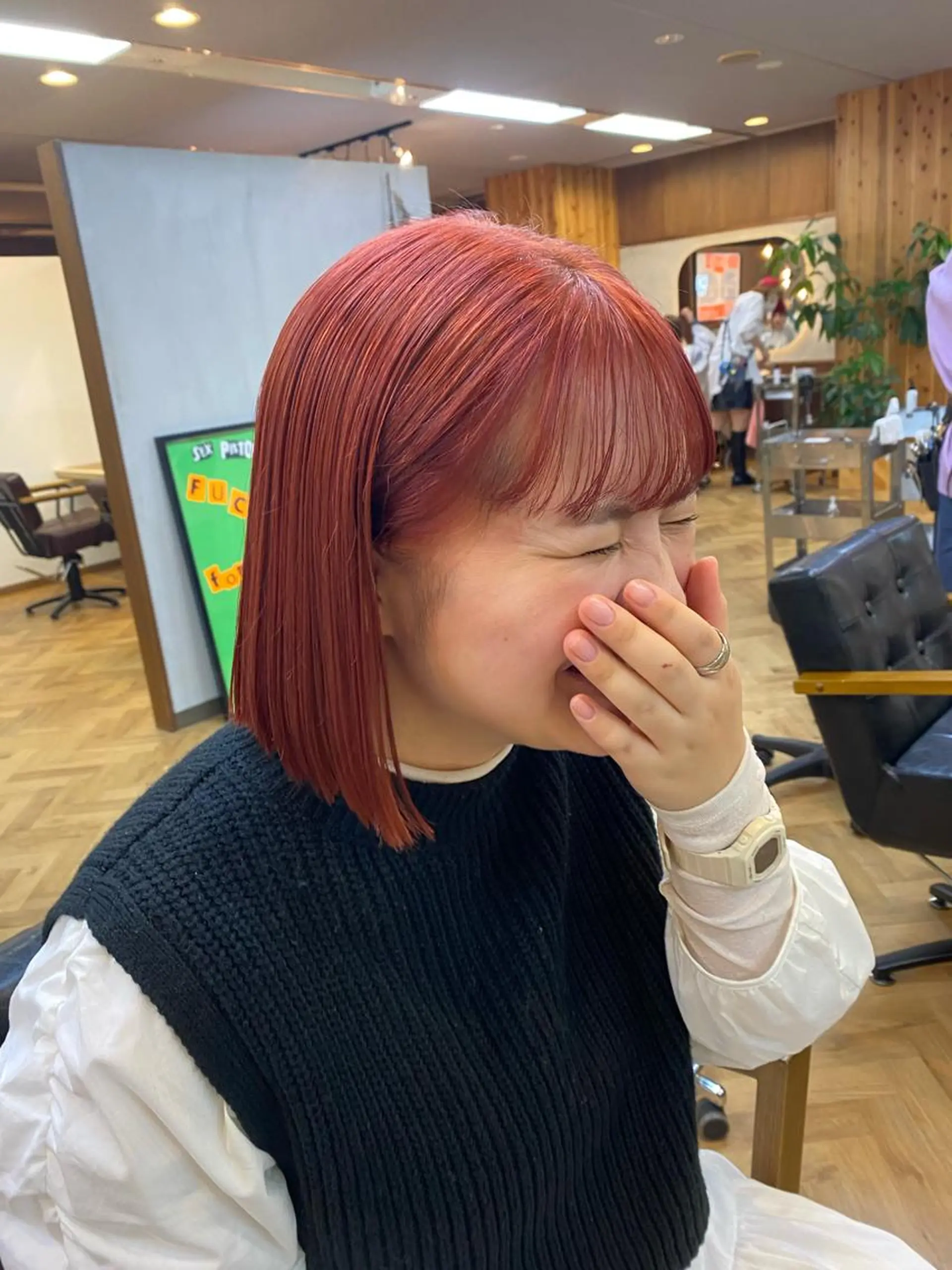 ショート 髪と音処　マトぺ所属・デザインカラー/ボブ ブリーチカラー/ユリのヘアスタイル