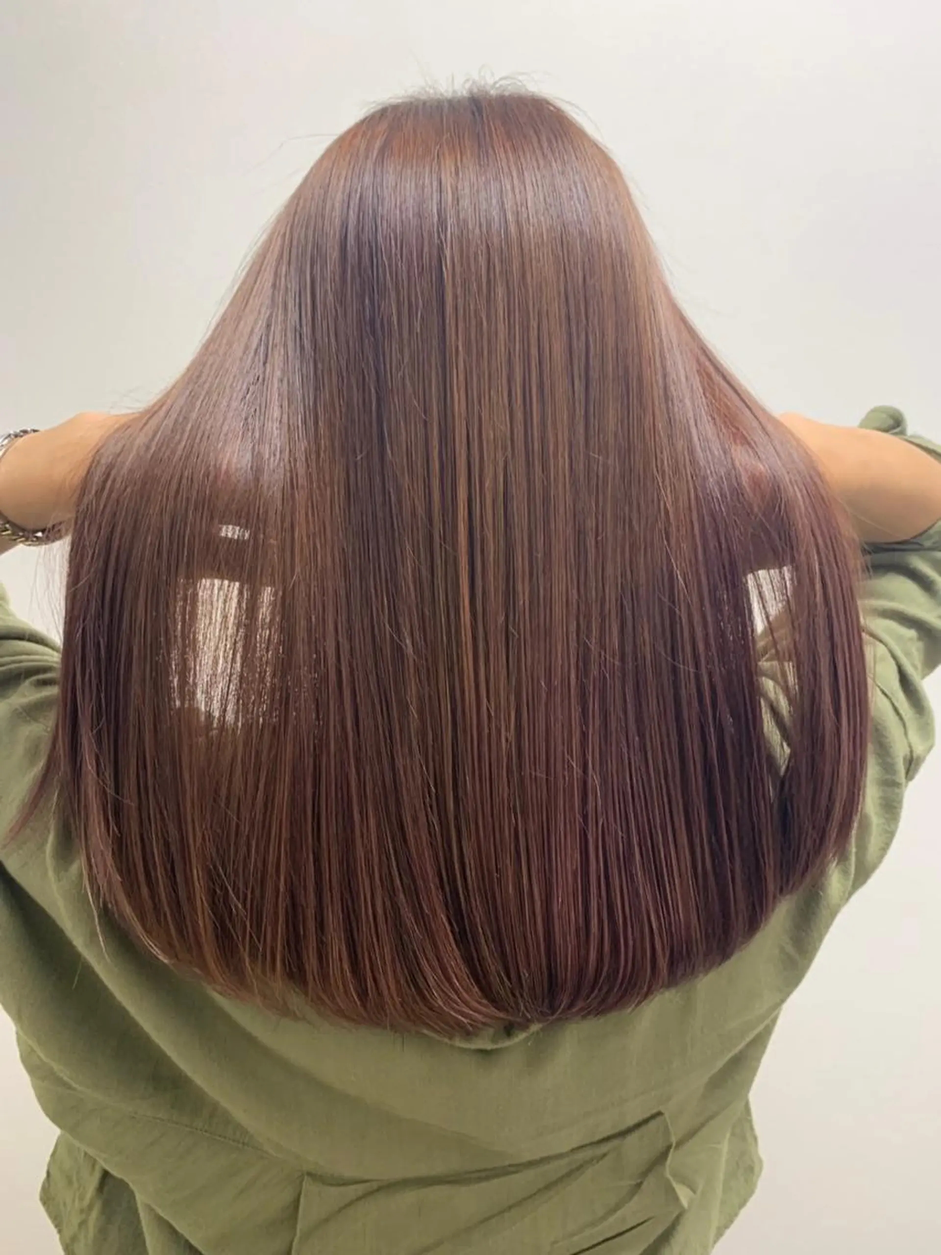 セミロング カット ヘアカラー 縮毛矯正 モーニングスター リリーのヘアスタイル