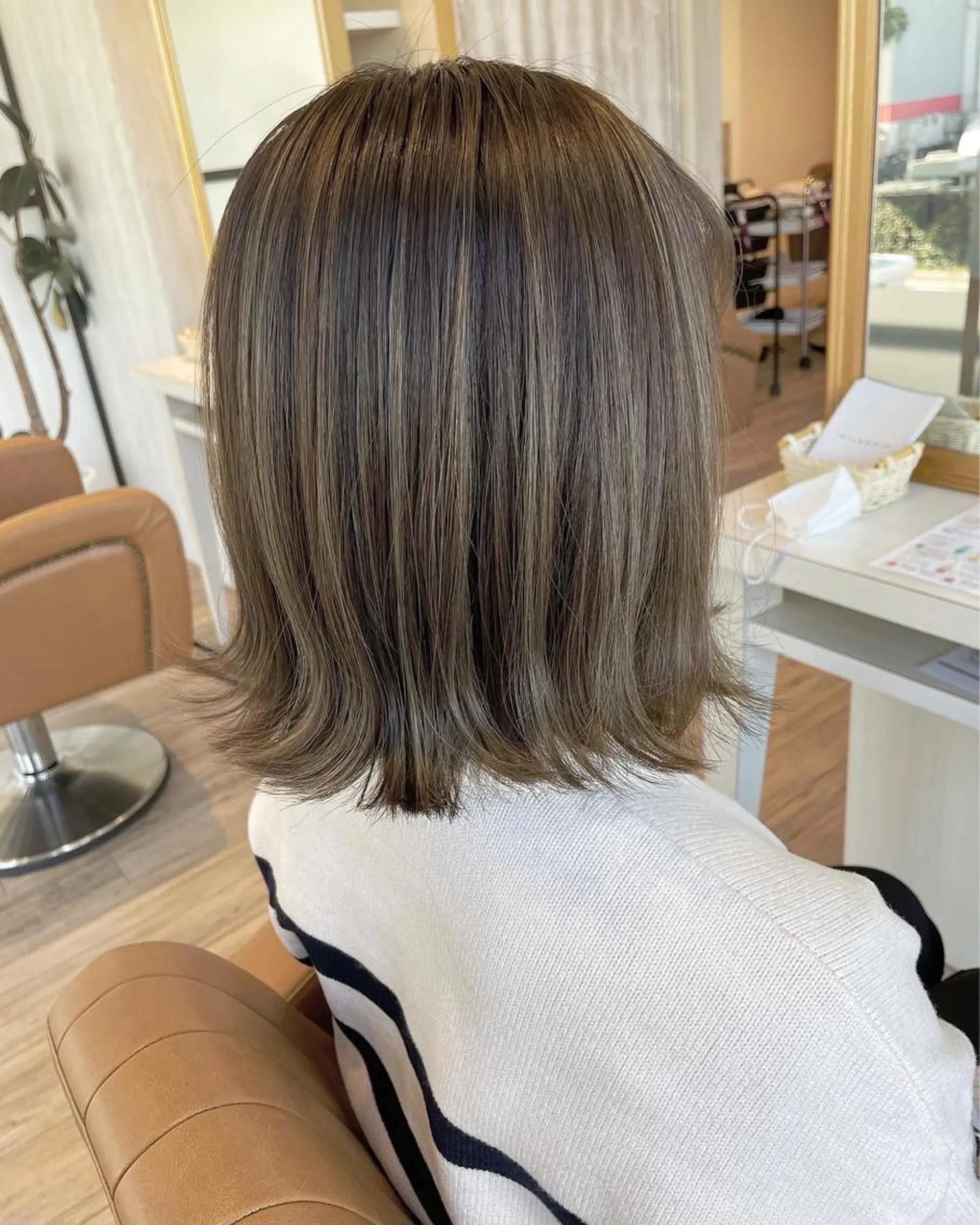 ミディアム カラー アッシュ ベージュカラー 透明感カラー ハイライトカラー ボブ ヘアカラー トリートメント 河合秀明/ショート /ボブ/レイヤーのヘアスタイル