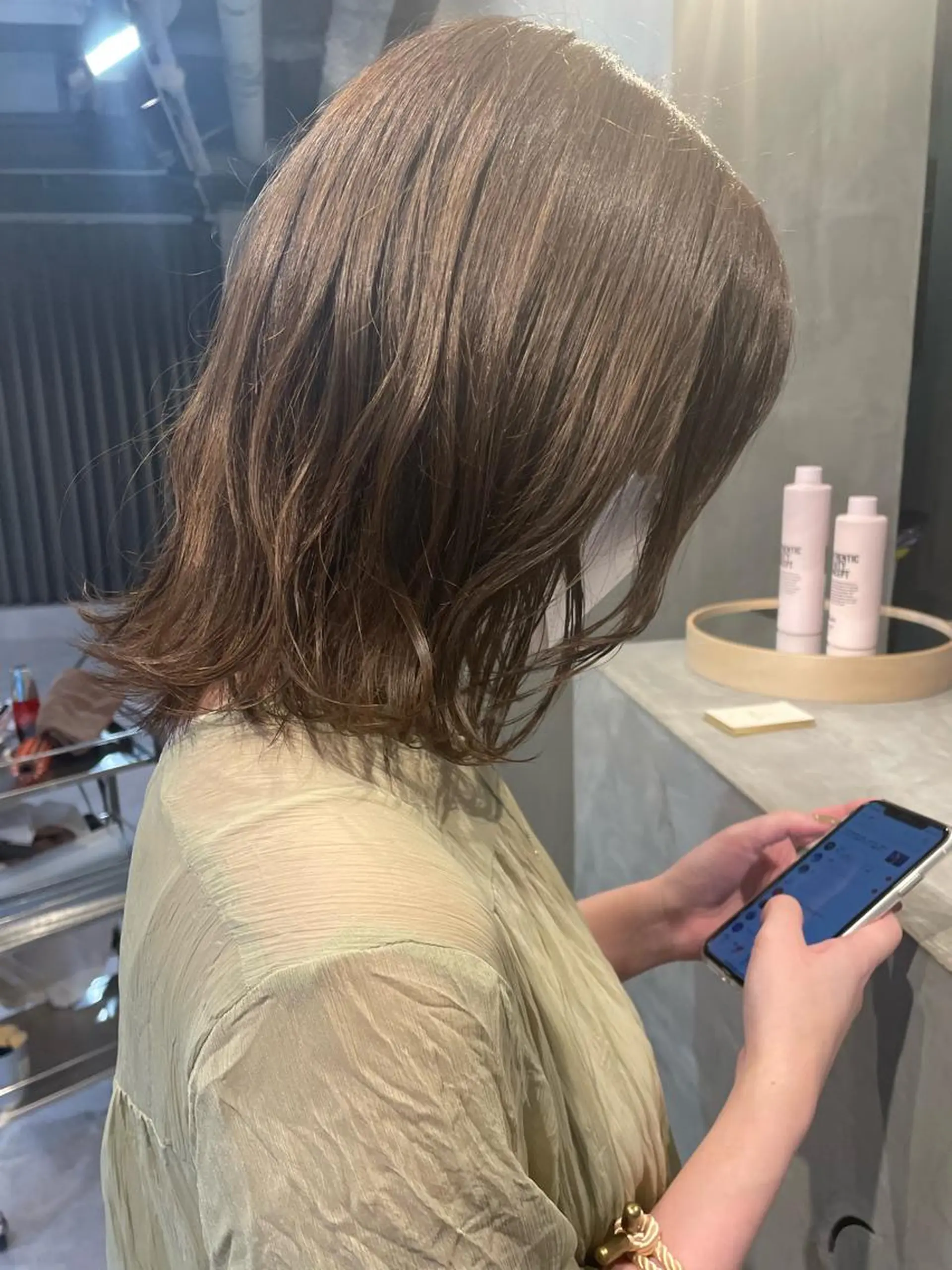 セミロング カラー ベージュカラー 透明感カラー オリーブベージュ ヤマモト マイのヘアスタイル