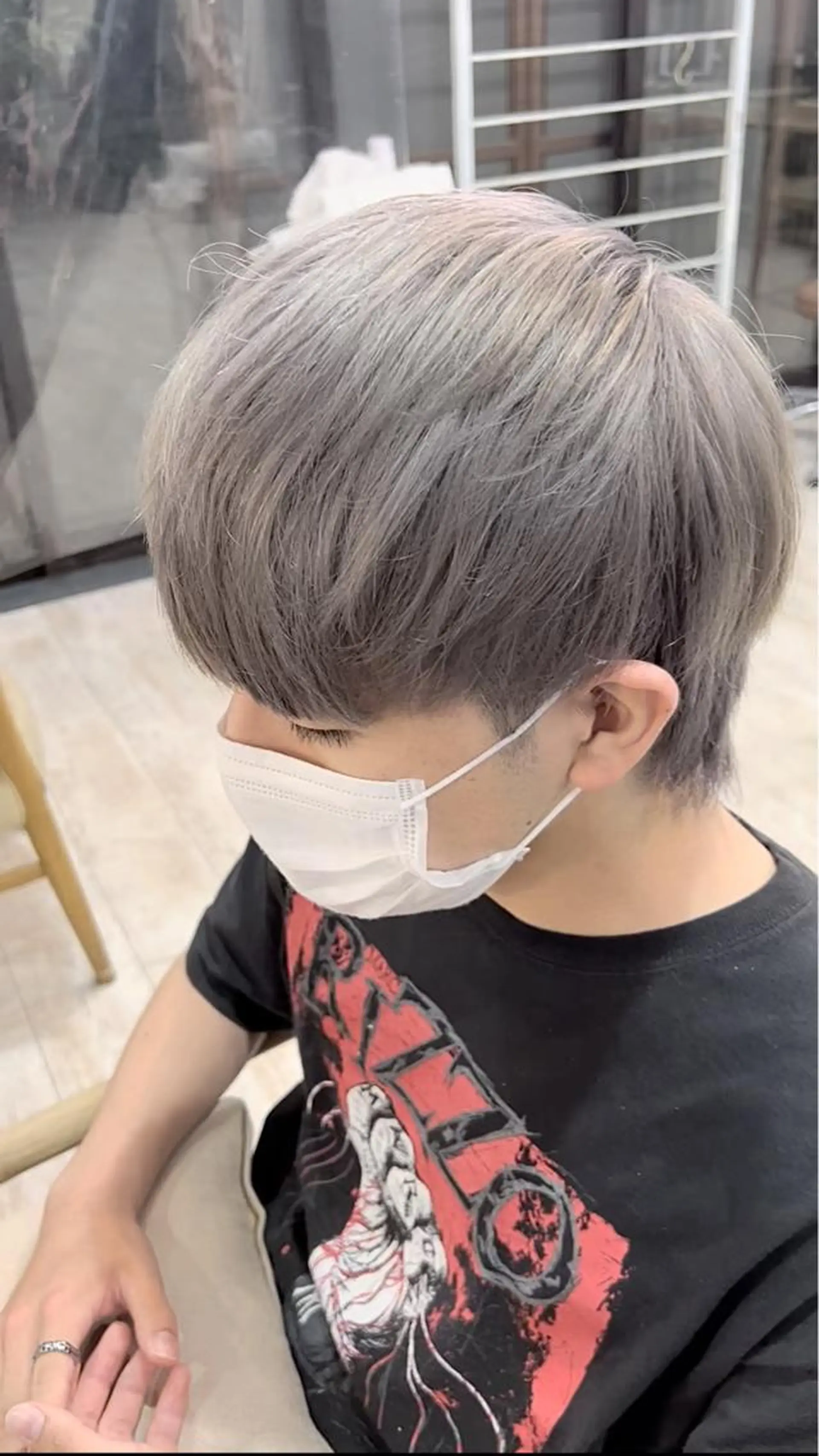 ショート カラー メンズ センターパート メンズハイライト マッシュ メンズパーマ 波巻きパーマ カット ヘアカラー メンズStylist 山根慧のヘアスタイル