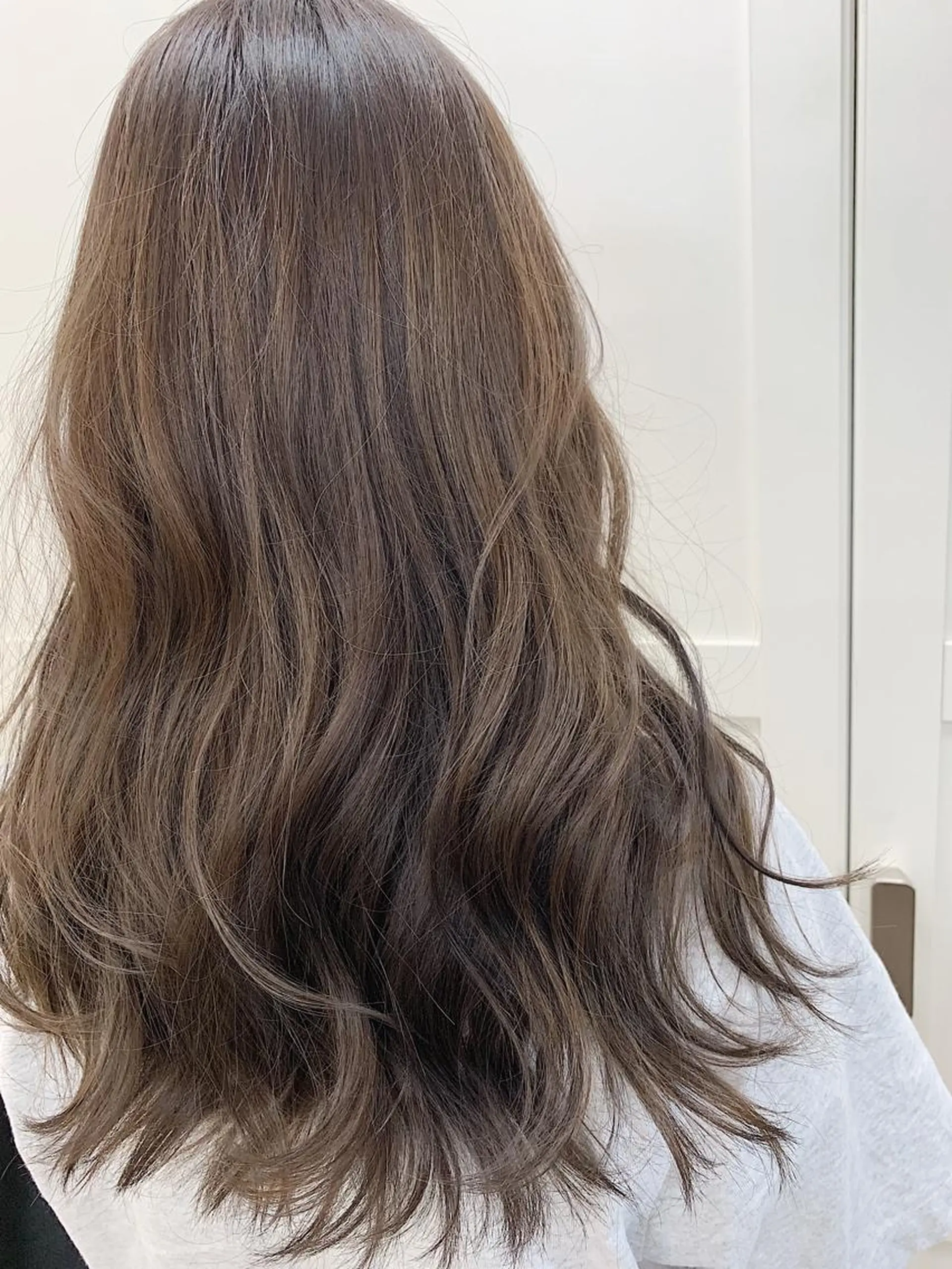 ロング カラー グレージュ ハットリ /北習志野のヘアスタイル