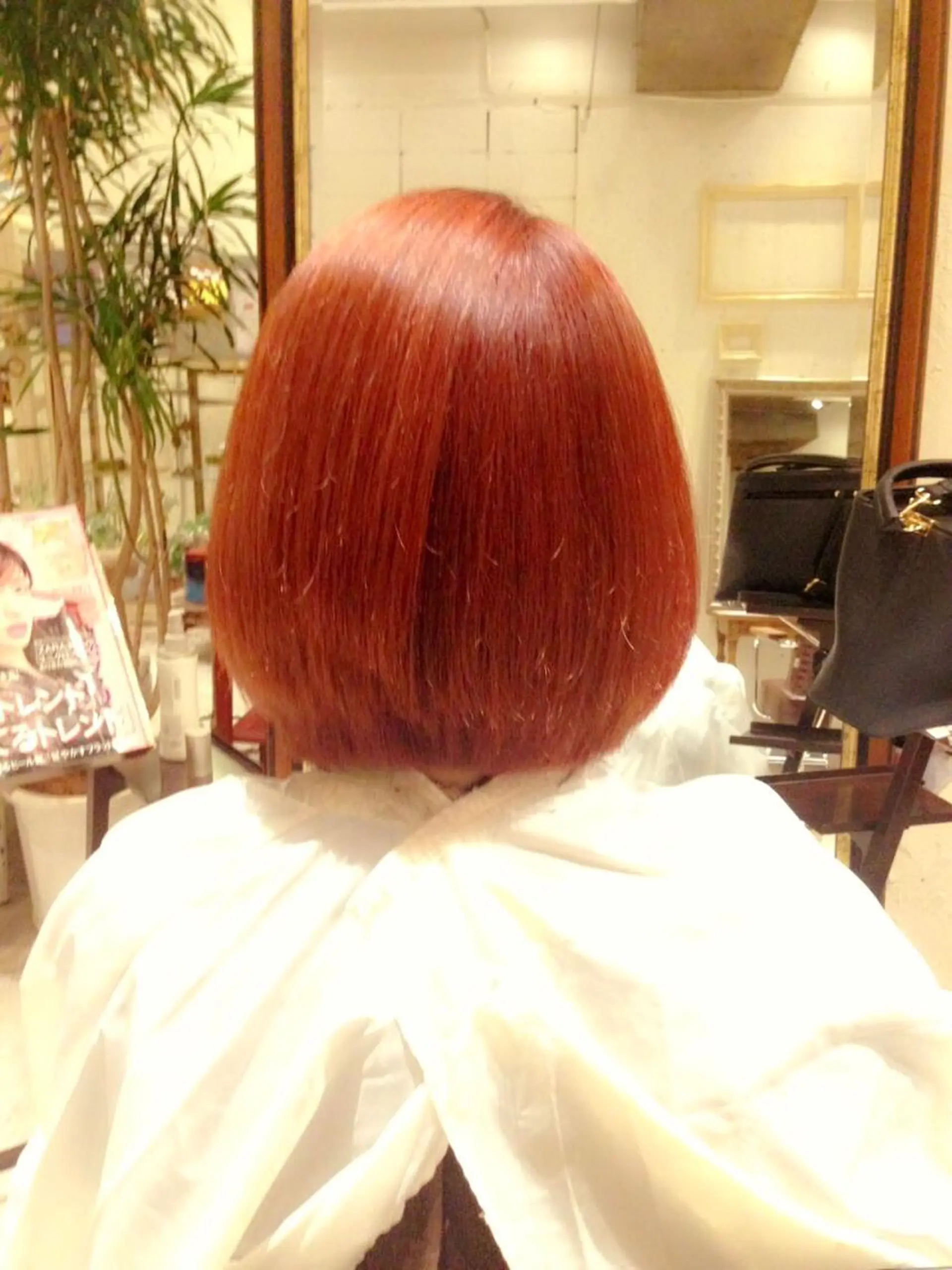 カラー ダブルカラー レッドカラー 伊藤 優希のヘアスタイル