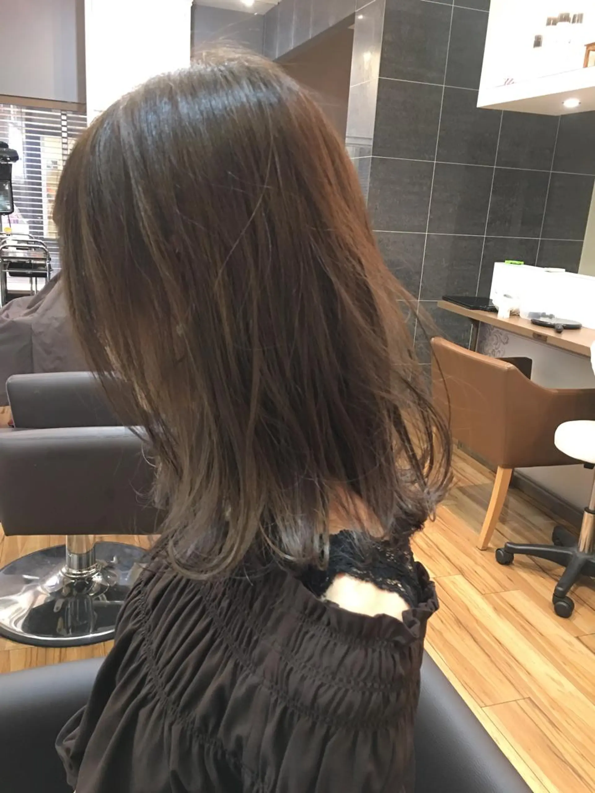 ミディアム re:mu所属・Kobayashi Daisukeのヘアスタイル