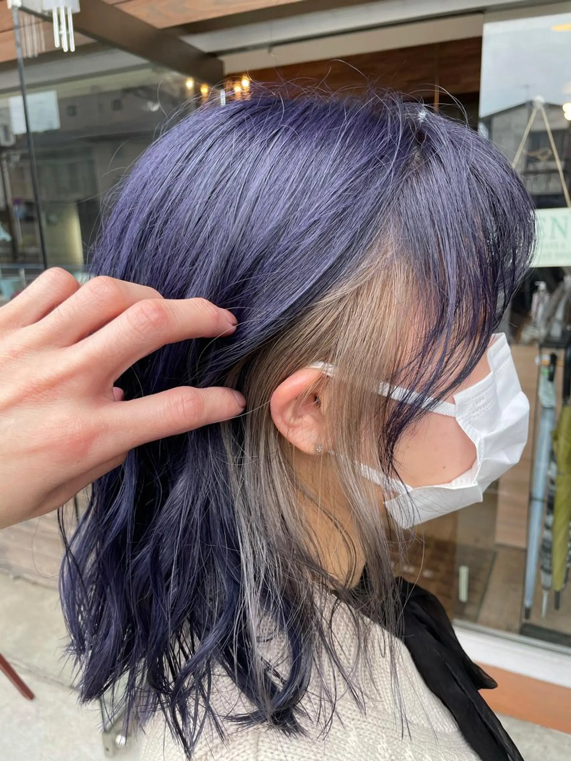 カラー ブリーチ ダブルカラー イヤリングカラー ラベンダーカラー シルバー ヘアカラー トリートメント ✅ｼｪｱｻﾛﾝJAM 相田友和のヘアスタイル