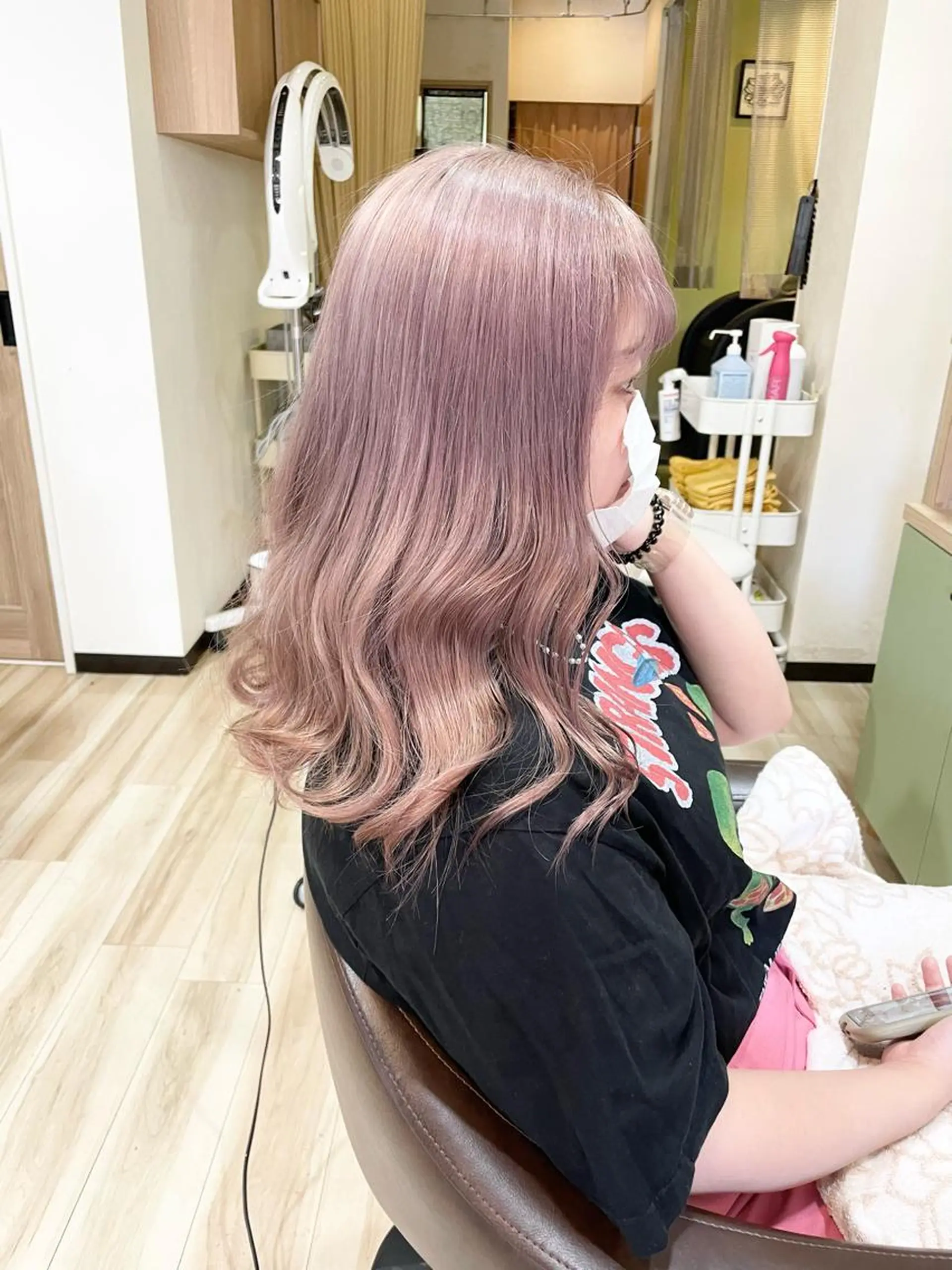 セミロング カラー 🌈派手髪ハイトーン 🌈鈴木亮太🌈のヘアスタイル