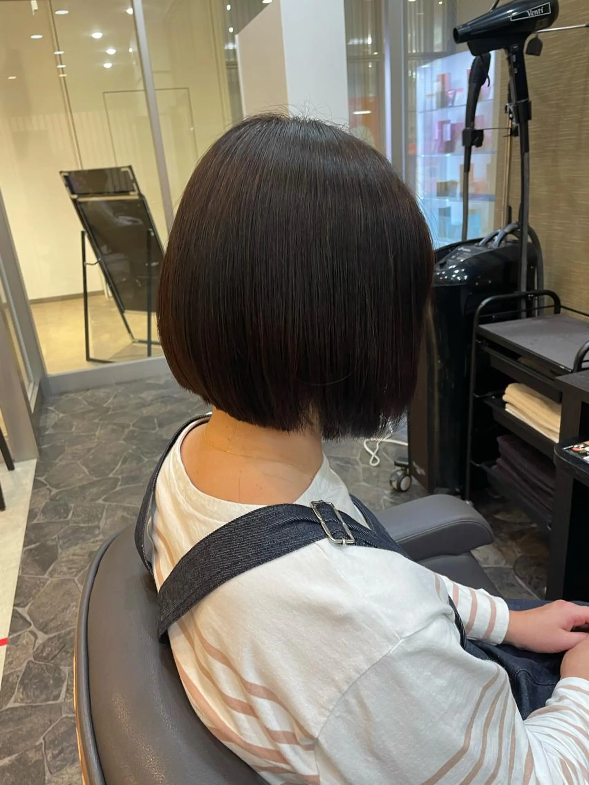 ミディアム 中尾 唯音名のヘアスタイル