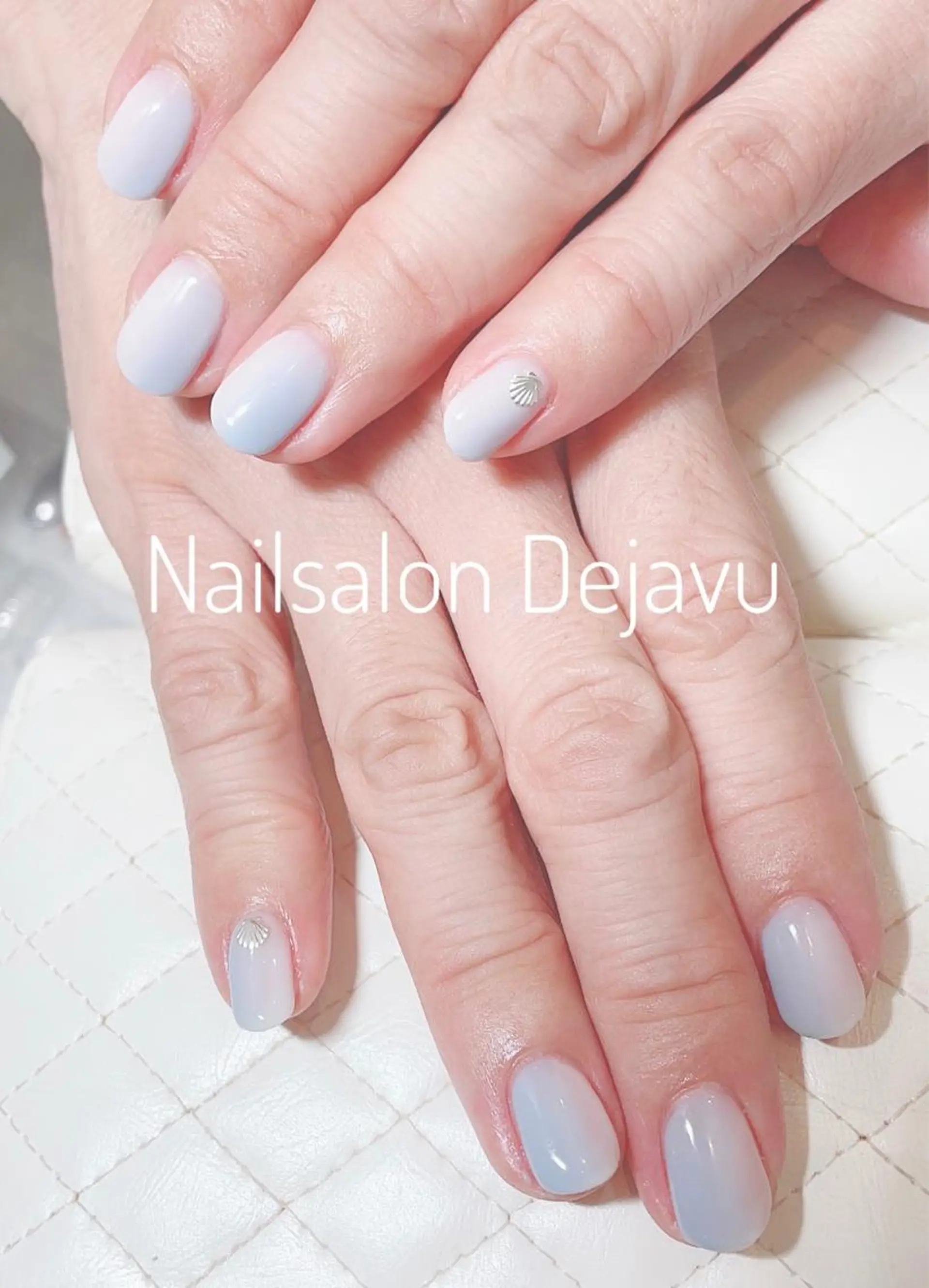 ネイル アートネイル グラデーション ストーンネイル 夏ネイル Dejavu所属・Nail salon Dejavu 🌿のネイルデザイン