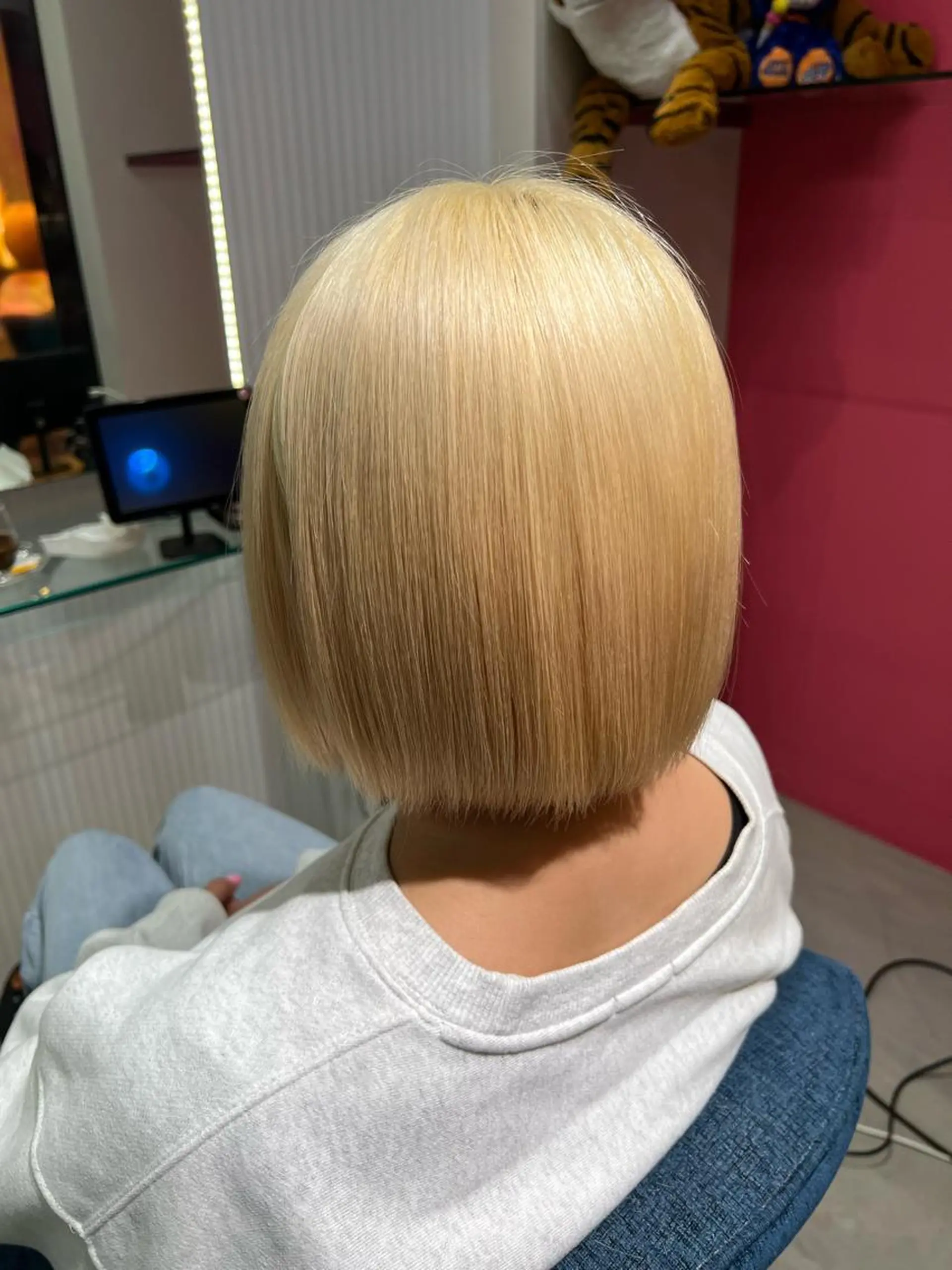 ショート ヘアカラー 浅井 大雅のヘアスタイル