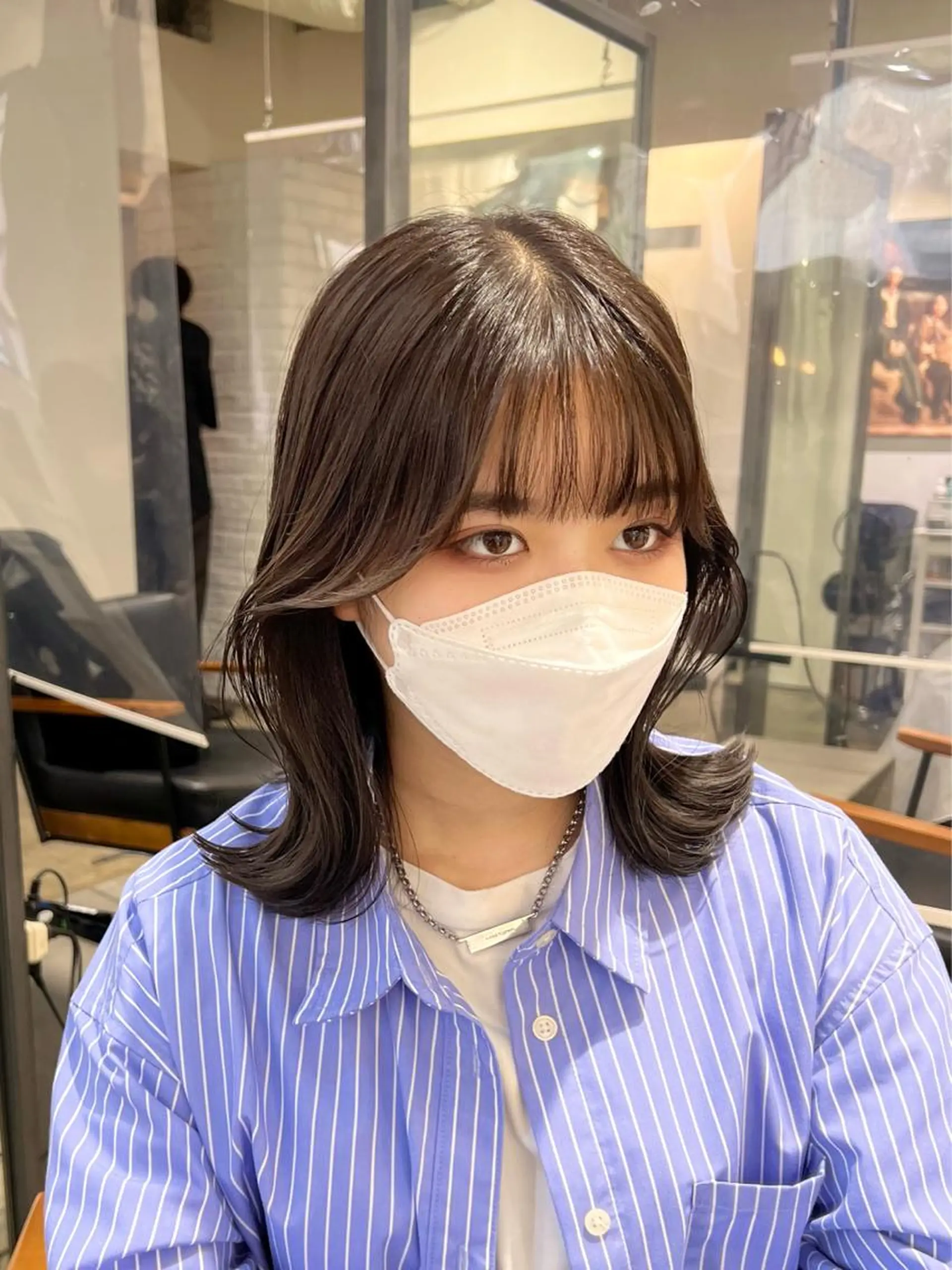 ミディアム カラー アッシュ ベージュカラー くびれヘア カット ヘアカラー トリートメント 【韓国風くびれヘア】 joule小木曽輝のヘアスタイル