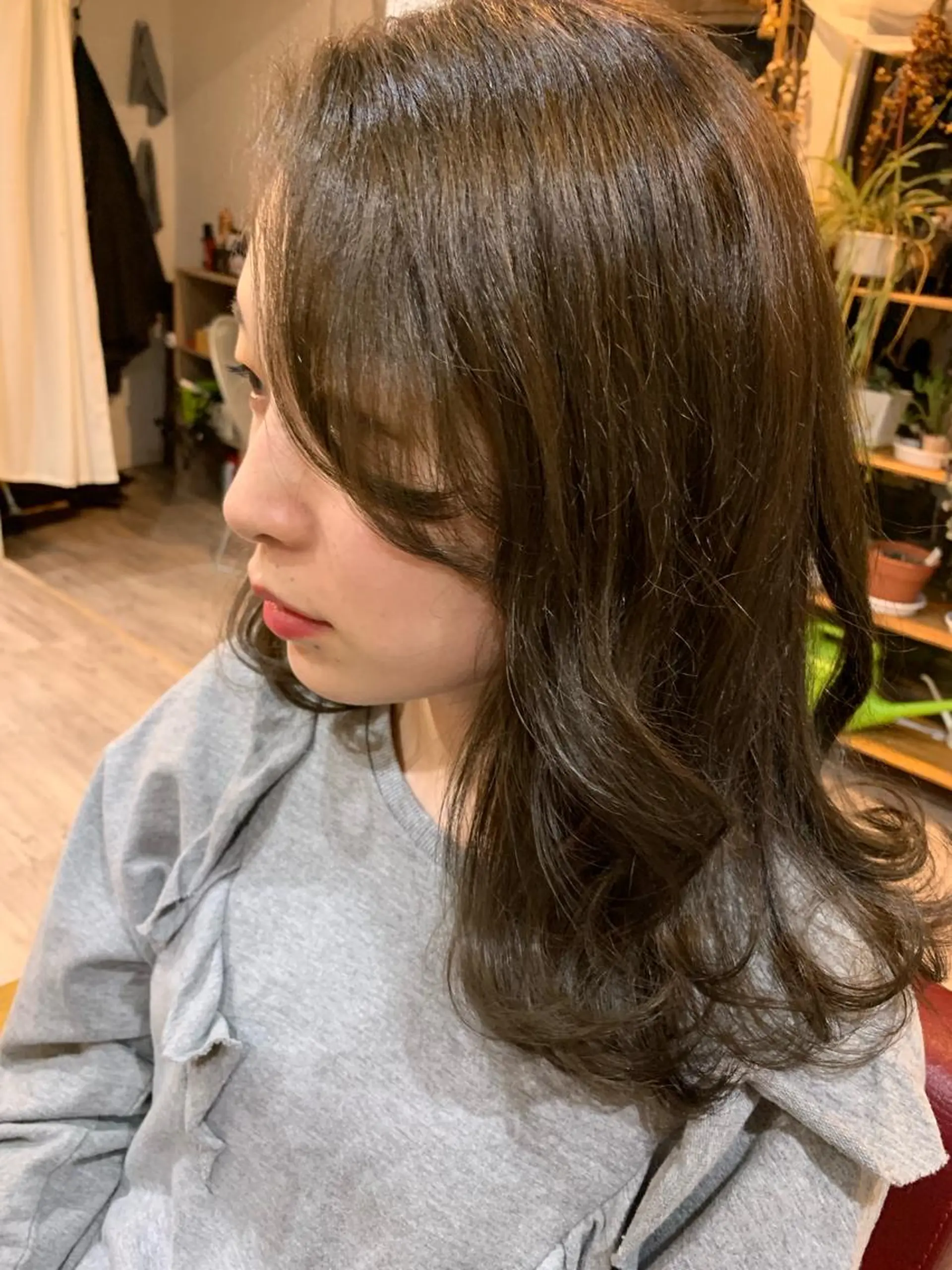 セミロング カラー ベージュカラー ヘアカラー トリートメント 佐藤 美咲のヘアスタイル