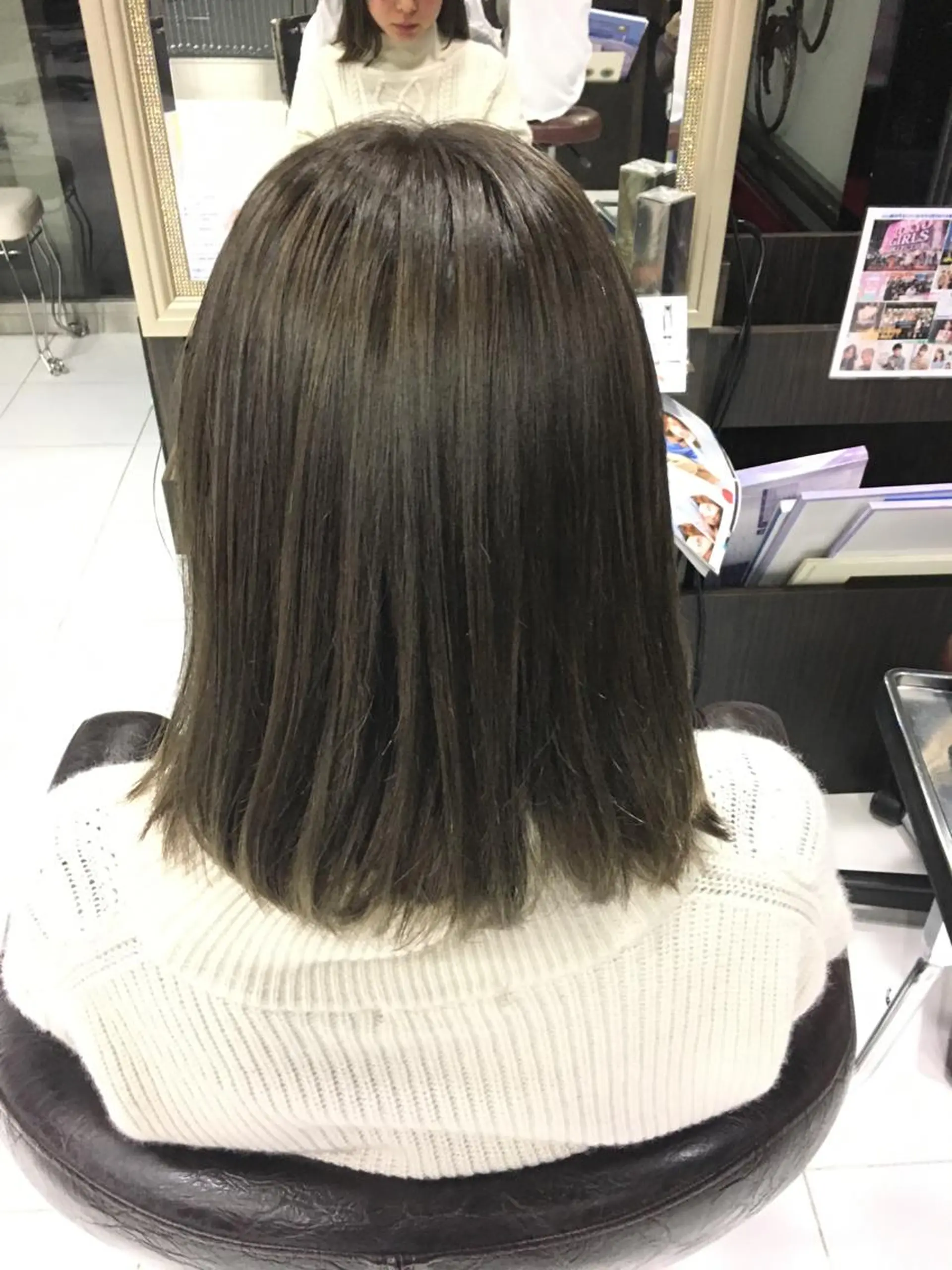 カラー ダブルカラー グレージュ トップスタイリスト 小澤純一のヘアスタイル