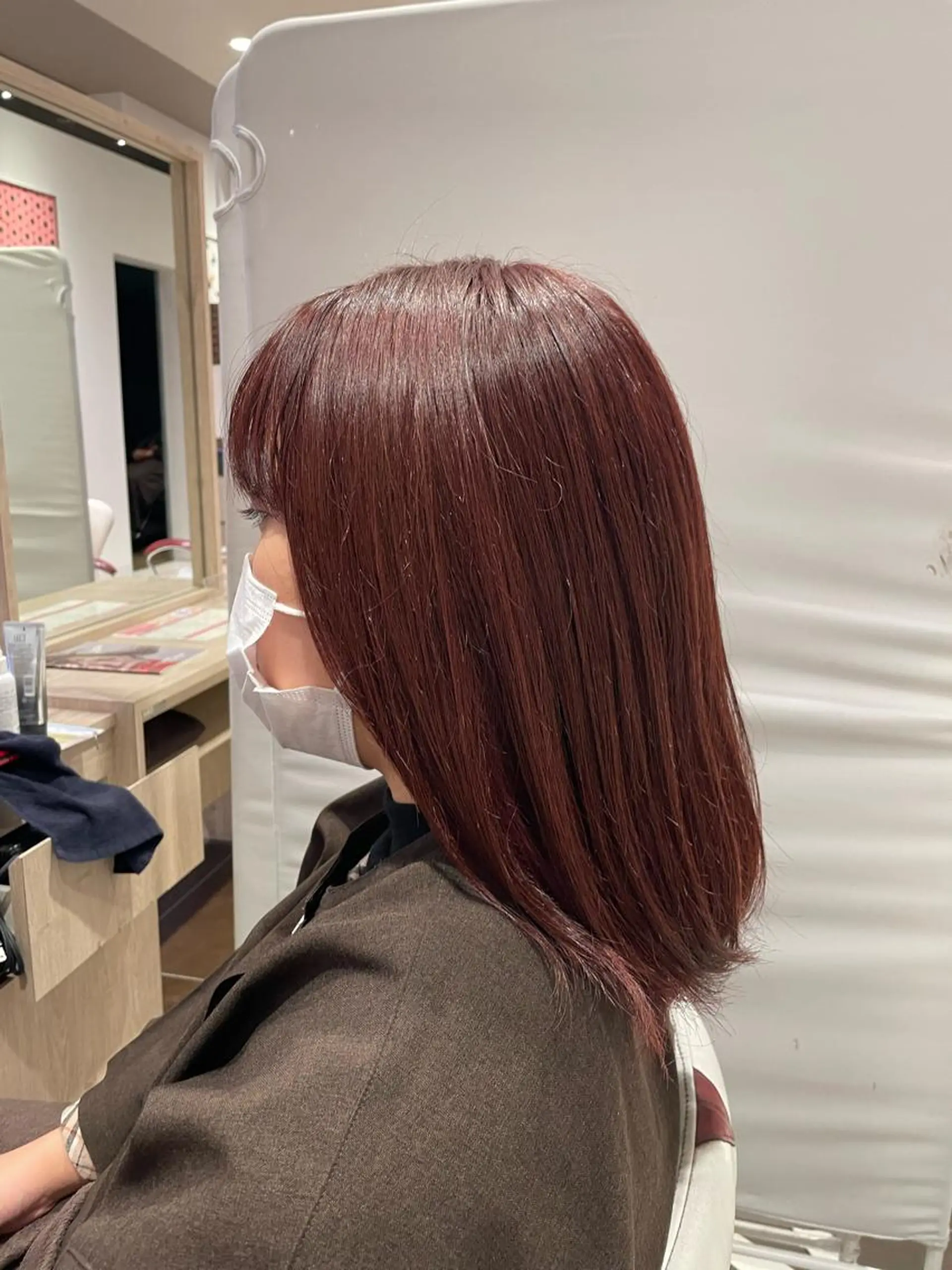 ミディアム カラー 村舘 美月のヘアスタイル