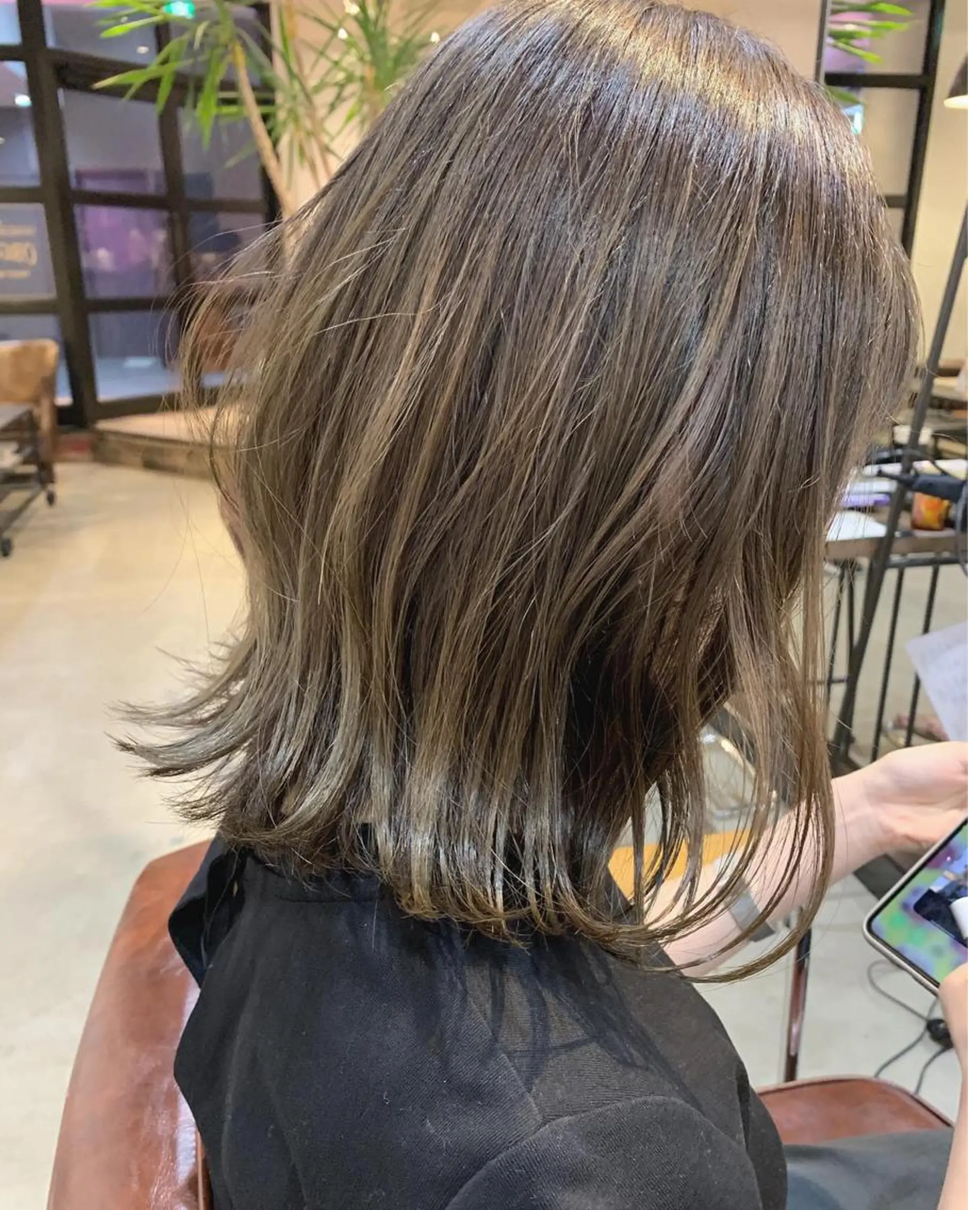 ミディアム カラー ヘアアレンジ メンズ キッズ ネイル マツエク・マツパ 中津No.1髪質改善 店長✨透ける暗髪のヘアスタイル