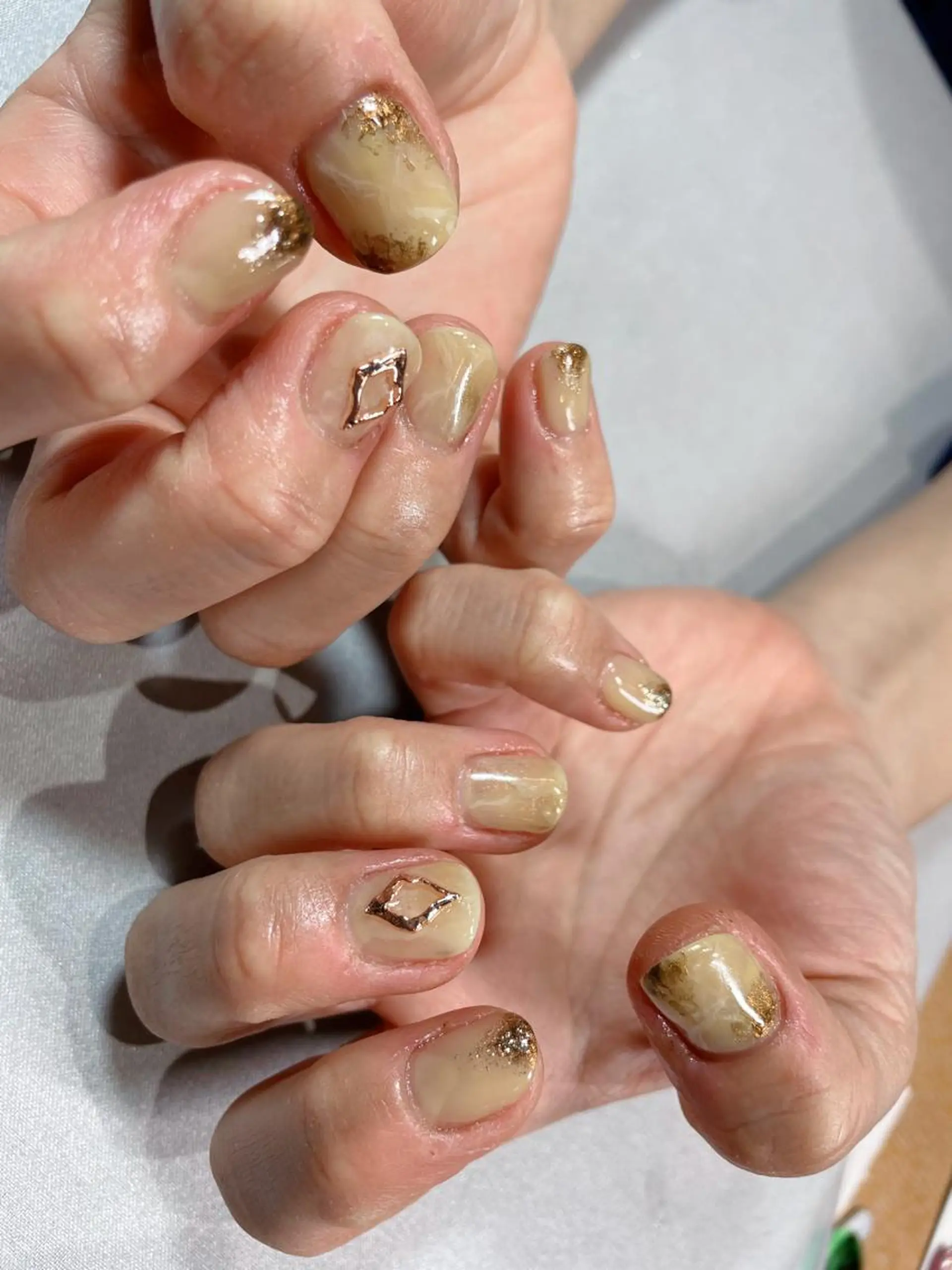 ネイル iiloo aromaworksのネイルデザイン