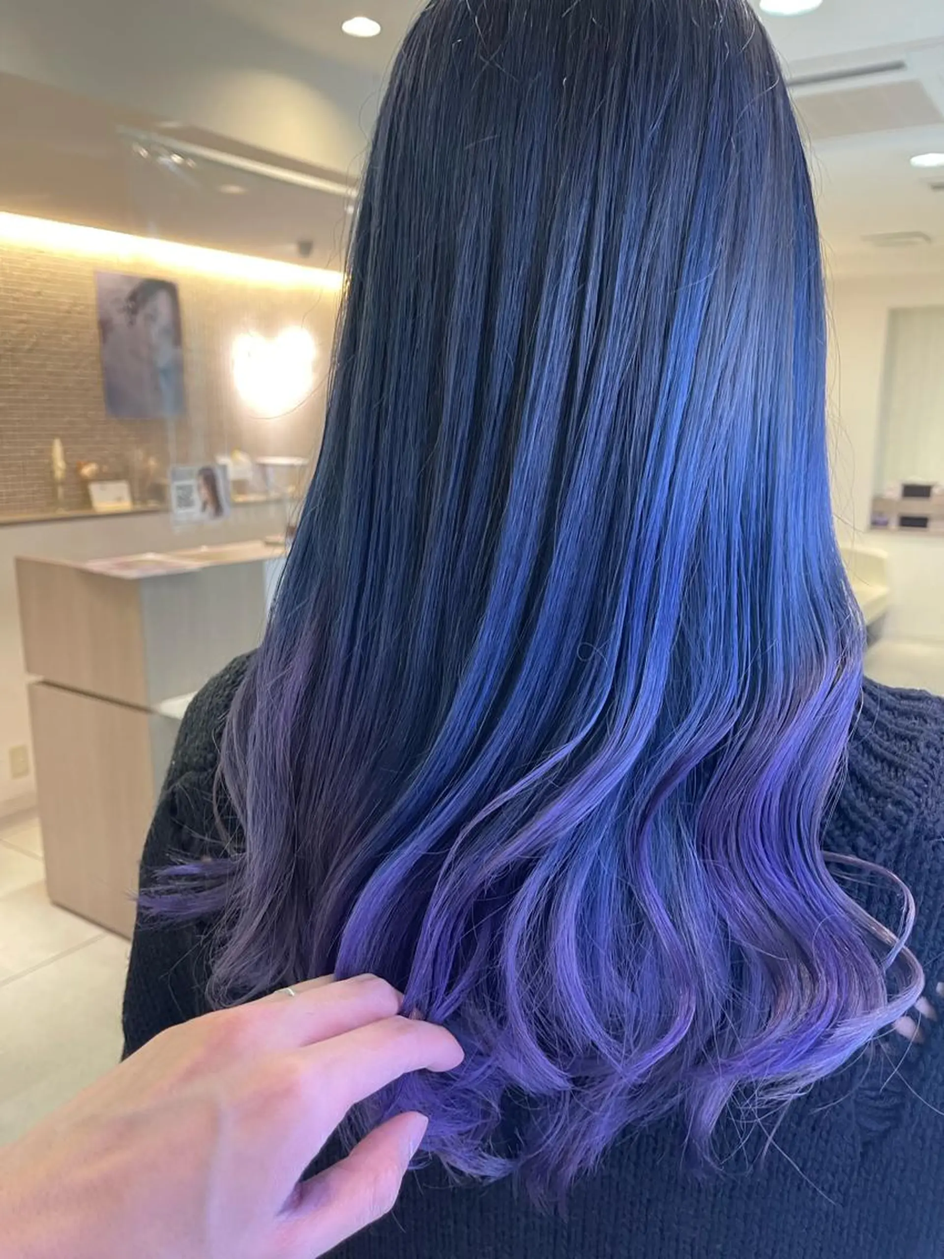 ロング カラー ベージュカラー ブリーチ ブルーカラー ブルージュ グレージュ ヘアカラー 門田 恭弥のヘアスタイル