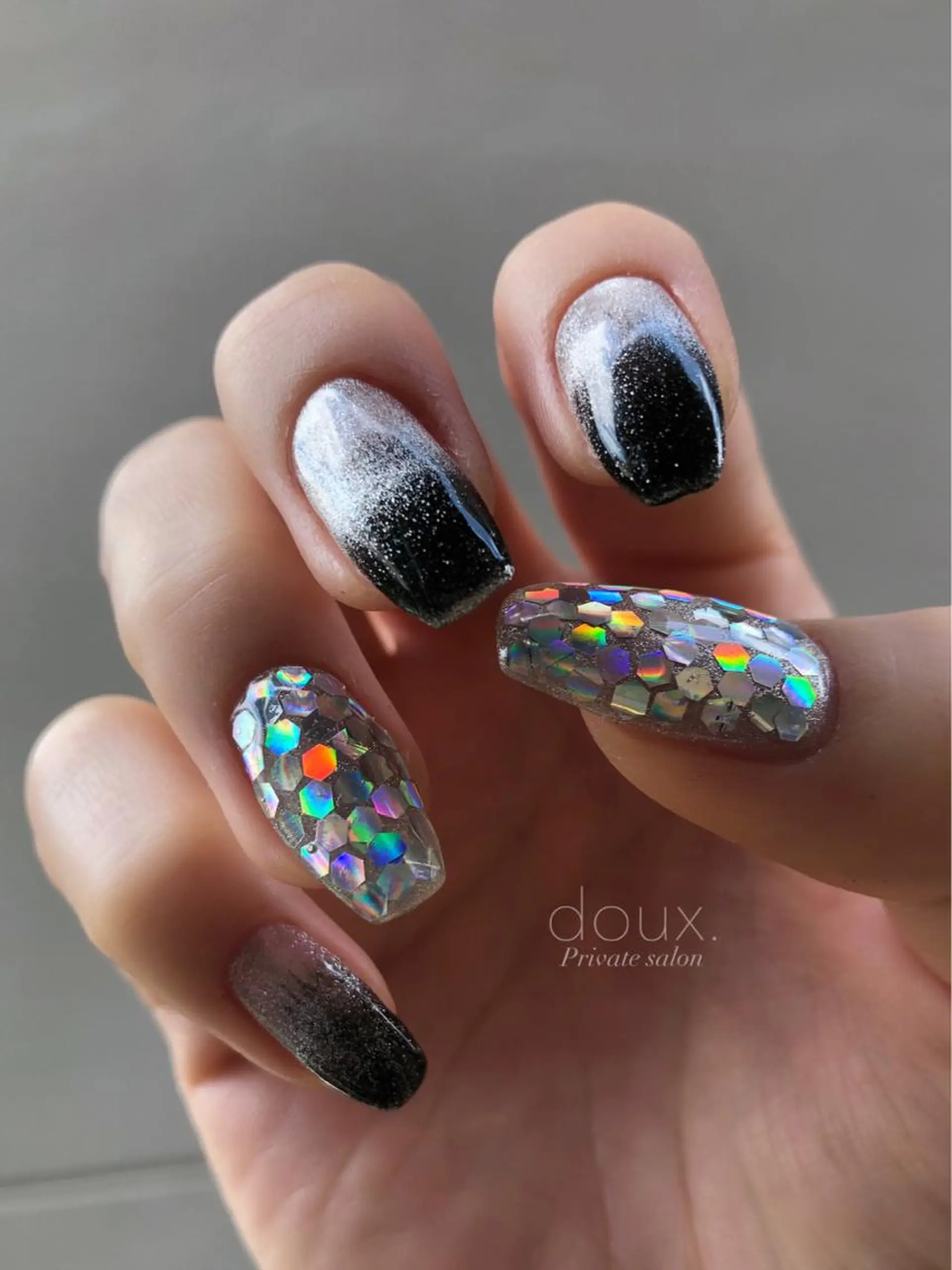 ネイル グラデーション マグネットネイル ニュアンスネイル 夏ネイル ハンドネイル doux. nailのネイルデザイン