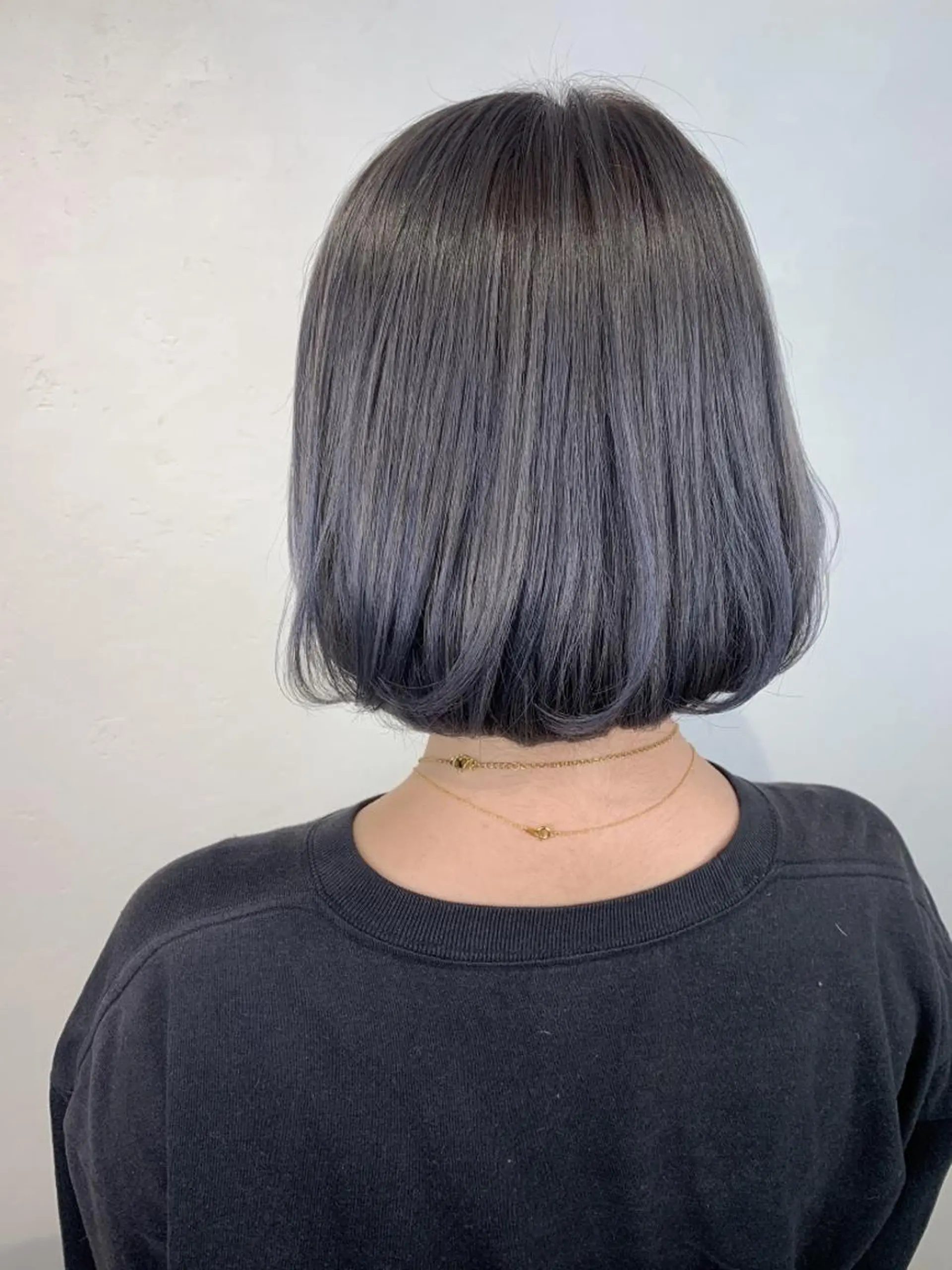 ミディアム ボブ 斜めバング 外国人風カラー 伸ばしかけ レイヤーカット ＿WHITE鳳店 アンダーバーホワイトのヘアスタイル