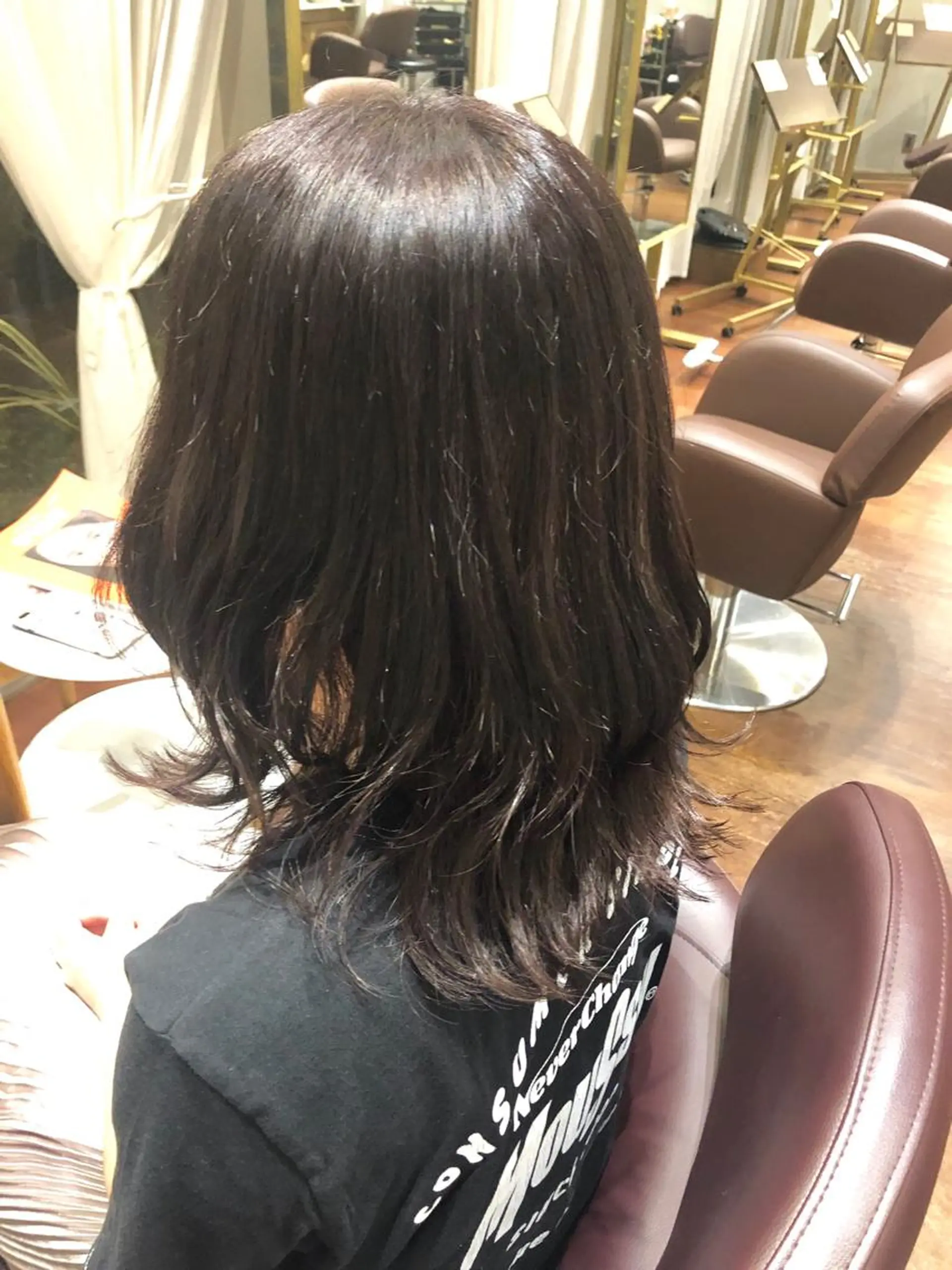 ミディアム カラー DEE okazakiのヘアスタイル