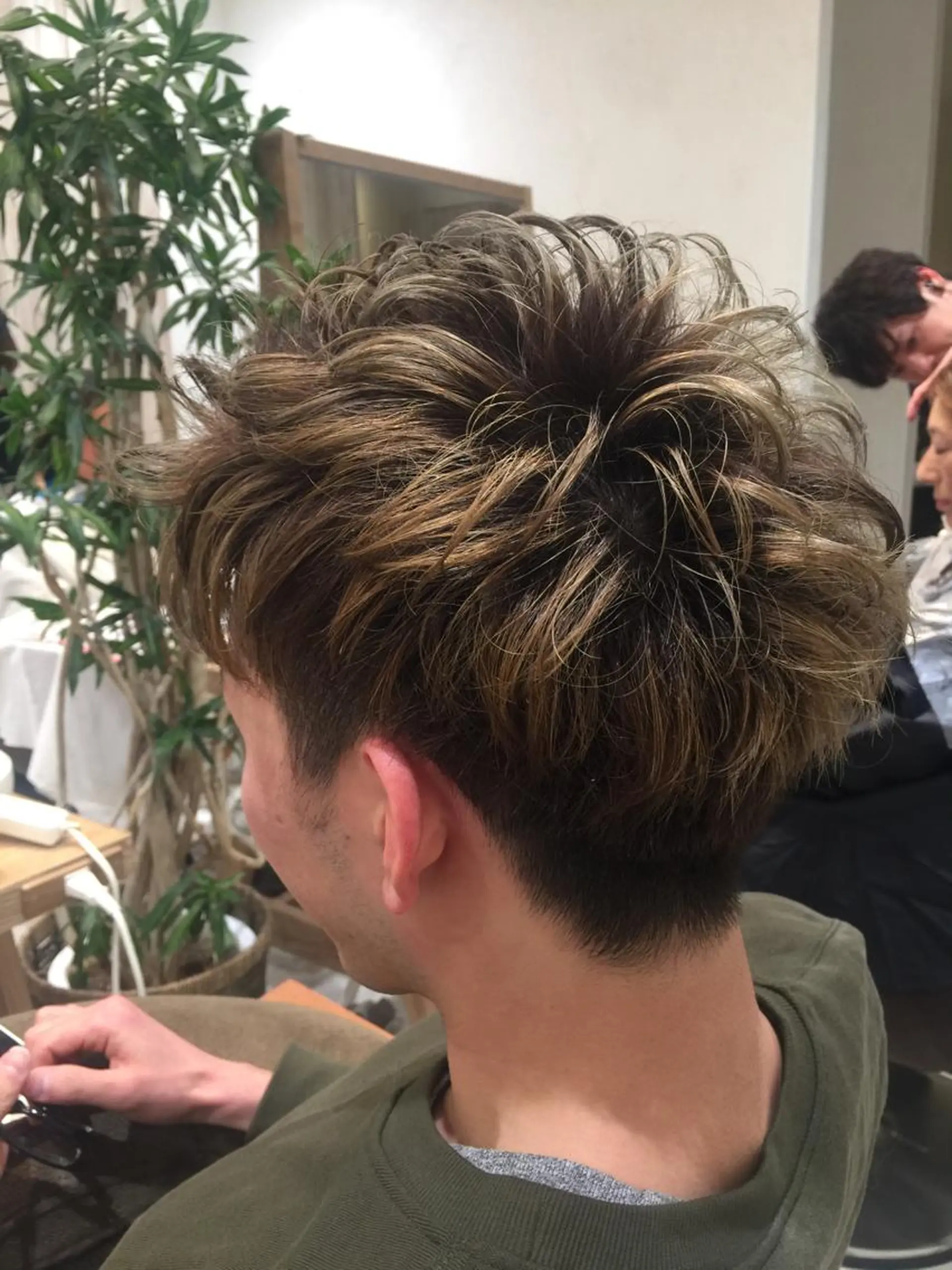 ショート カラー パーマ メンズ メンズブリーチ モヒカン メンズパーマ ブリーチ グラデーションカラー Vir by browのヘアスタイル