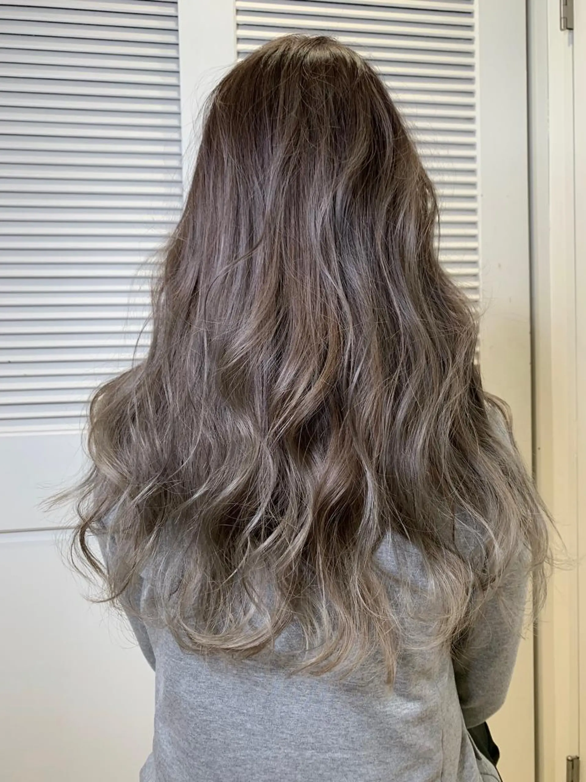 ロング レイヤーカット ヘアカラー トリートメント 渋谷ハイトーン/ デザインカラー阿部のヘアスタイル