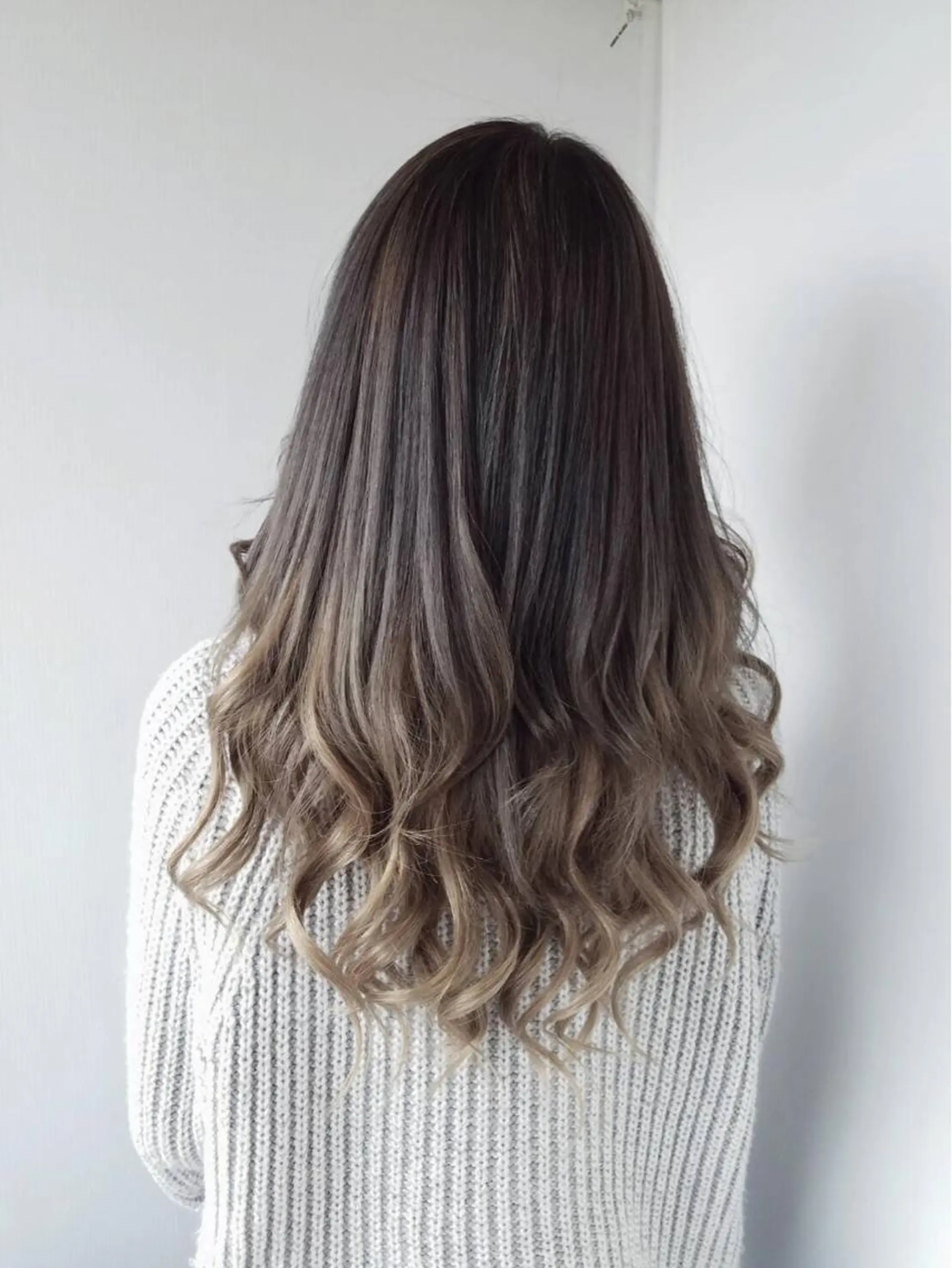 ロング カラー グラデーションカラー Rlino所属・ﾊｲﾗｲﾄ/ﾚｲﾔｰ ｶｯﾄ/大嶽謙のヘアスタイル