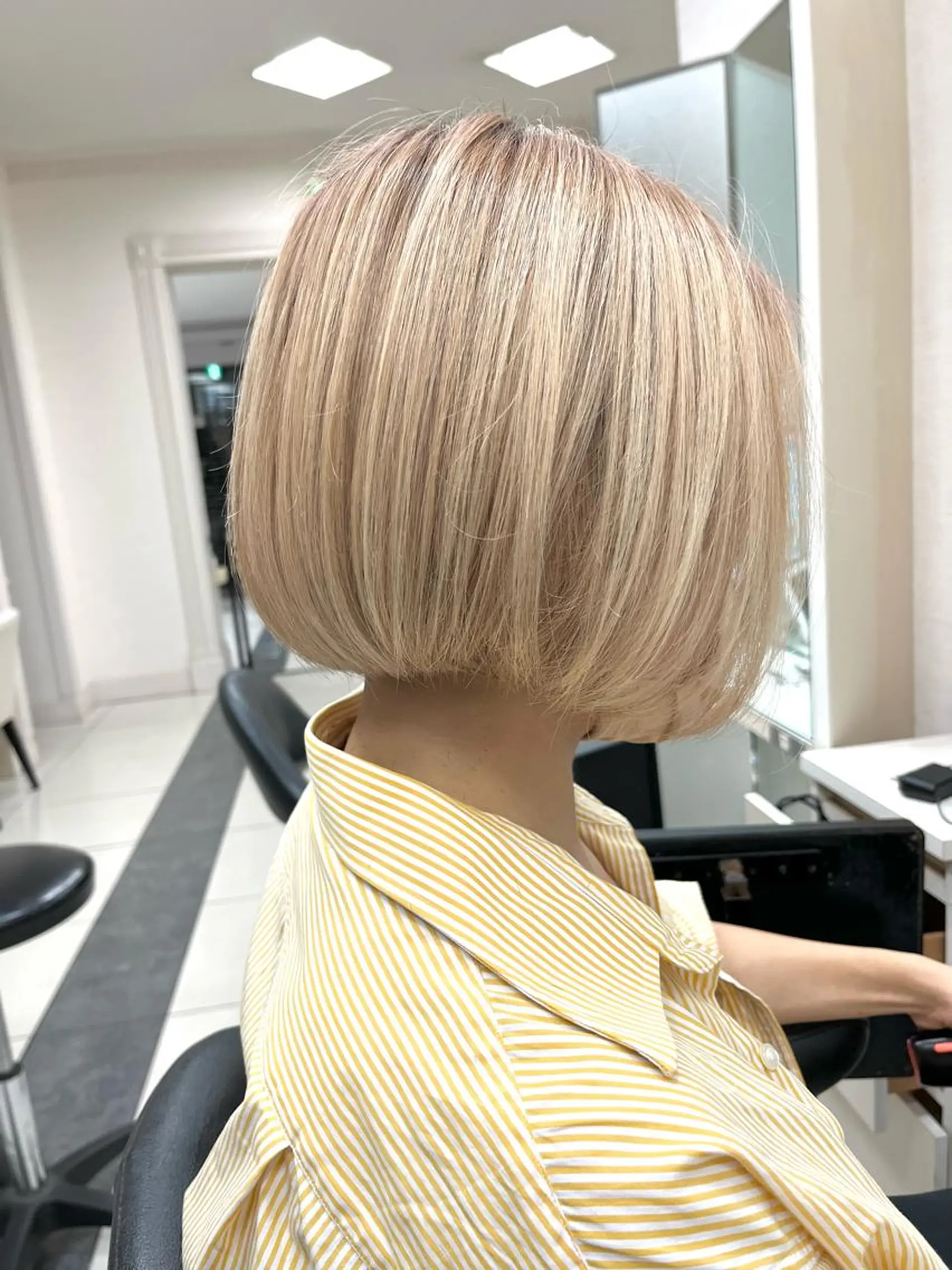 ショート ボブ ✔️ダブルカラー ✔️ショート✔️今野のヘアスタイル