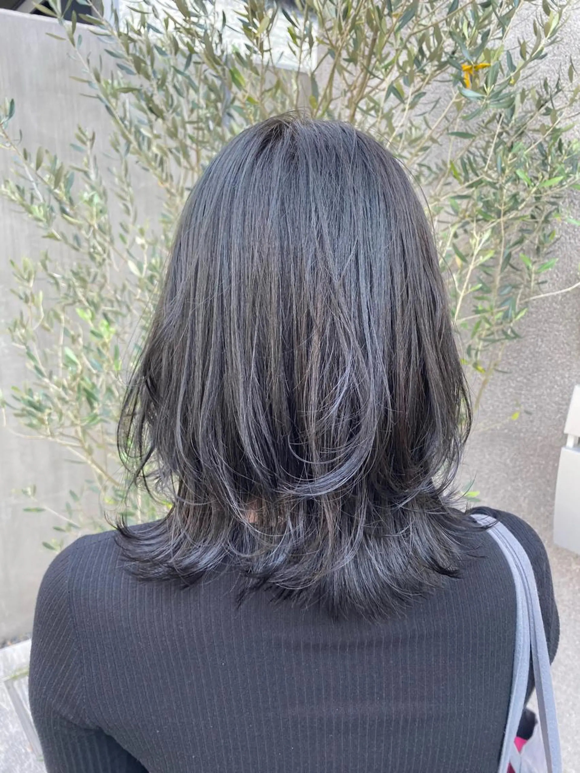 ミディアム カラー ミディアムレイヤー レイヤーカット 赤み消し韓国ヘア レイヤー縮毛🤍渡邉のヘアスタイル