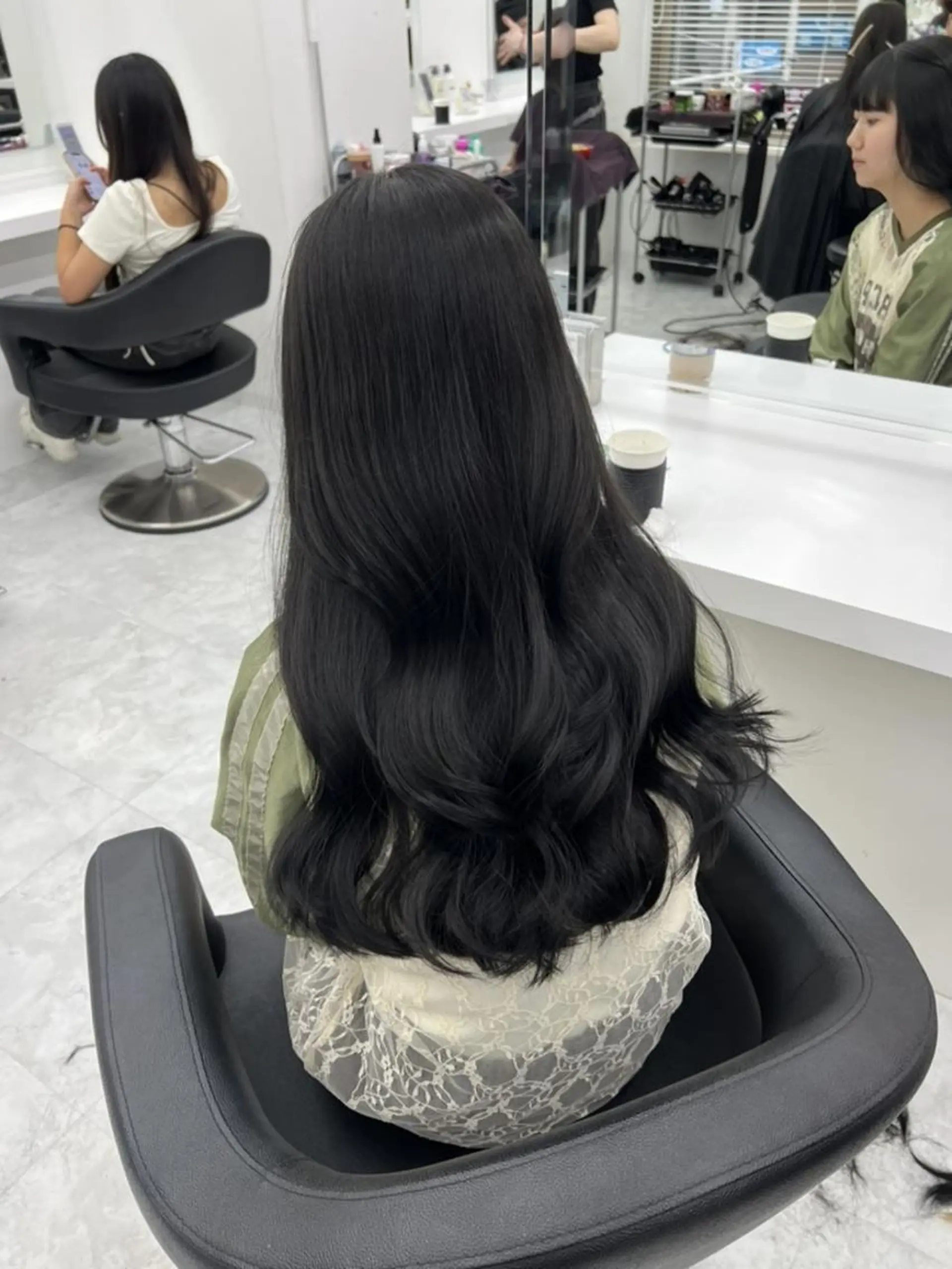 カラー 🤍韓国風スタイル 🤍暗髪ヘアのヘアスタイル