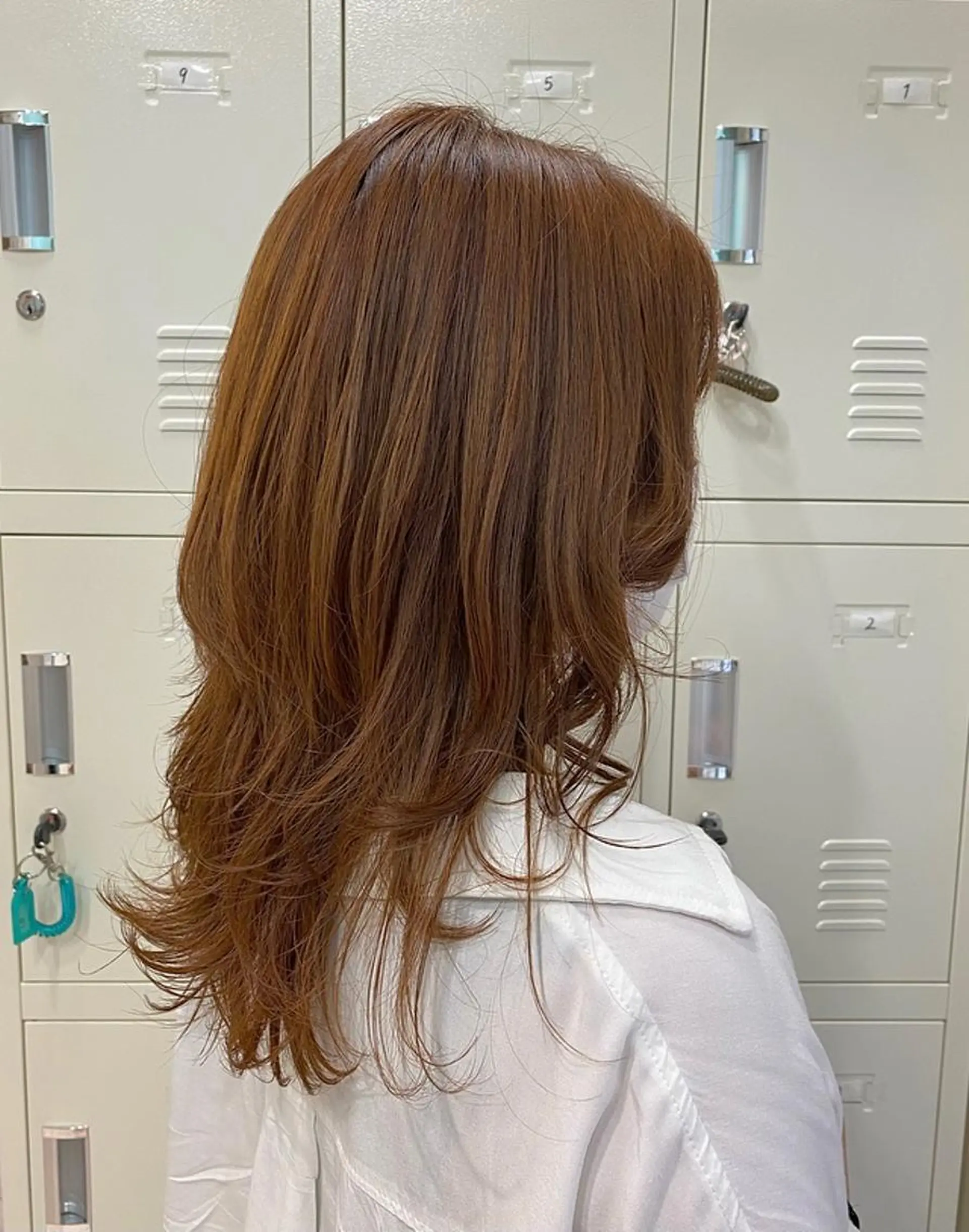 カラー ブリーチ ブリーチなしカラー オレンジ 後藤 瀬奈のヘアスタイル