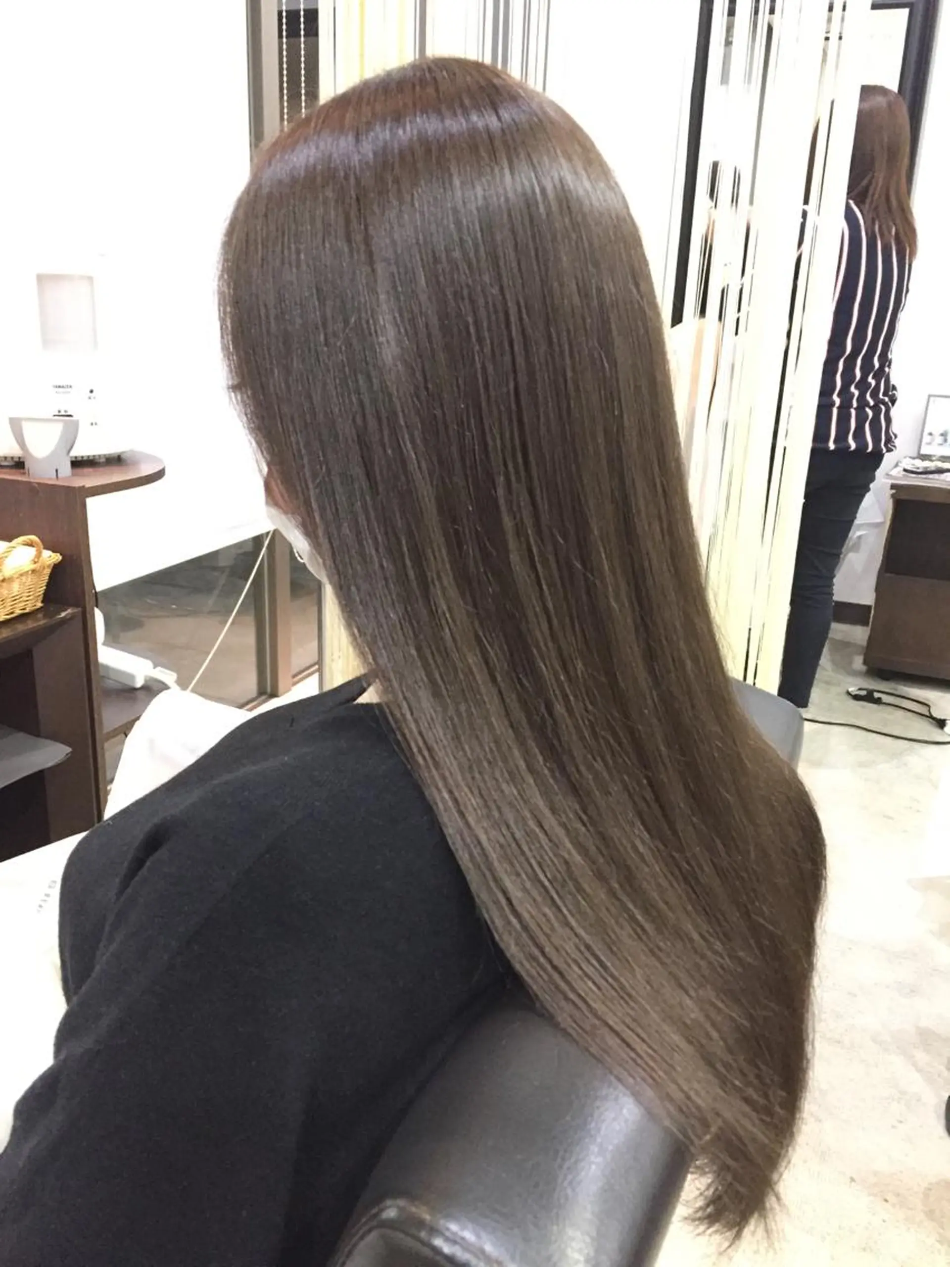 ロング カラー 阿久津 泰幸のヘアスタイル