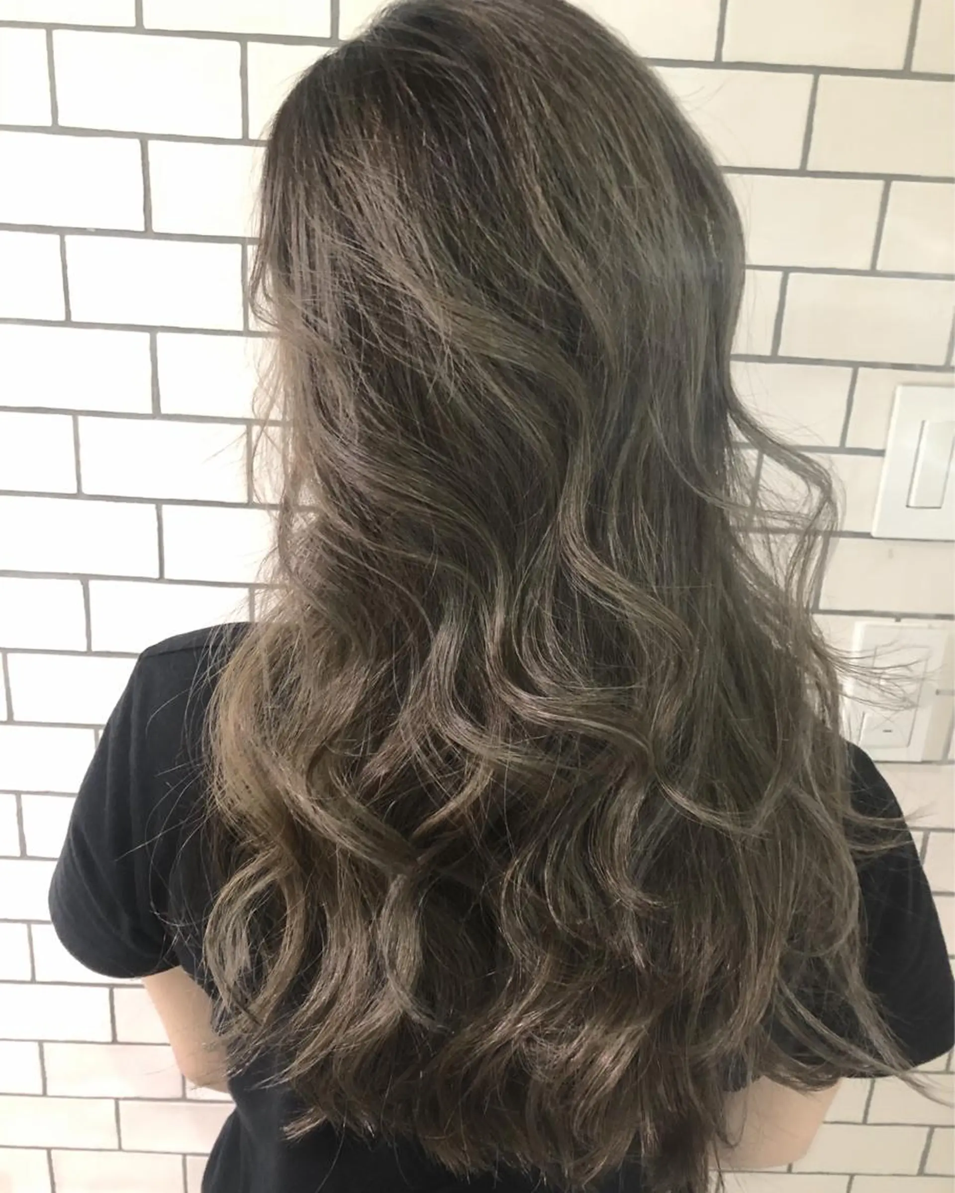 ロング カット ヘアカラー 西藤 葵のマツエク・マツパデザイン