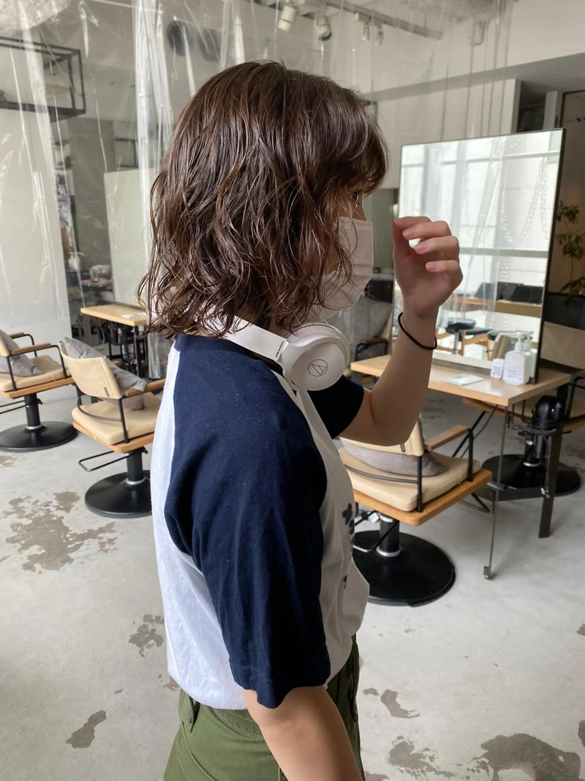 ミディアム パーマ 津葉井 麗奈のヘアスタイル