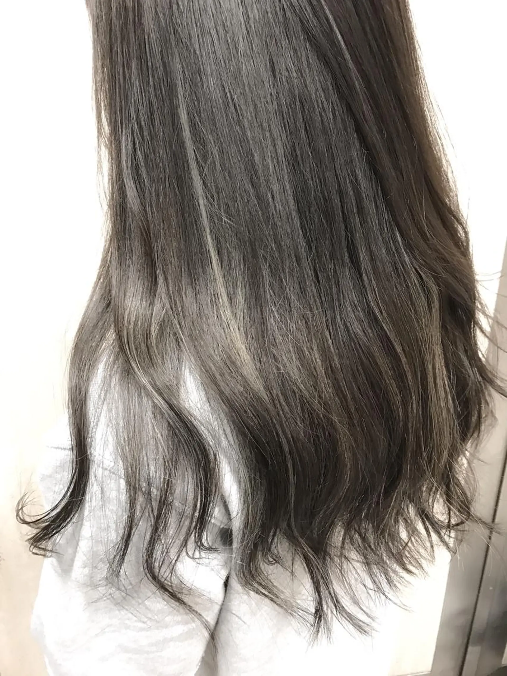 セミロング カラー ハイライトカラー ハイライト ヘアカラー BOX mico.のヘアスタイル