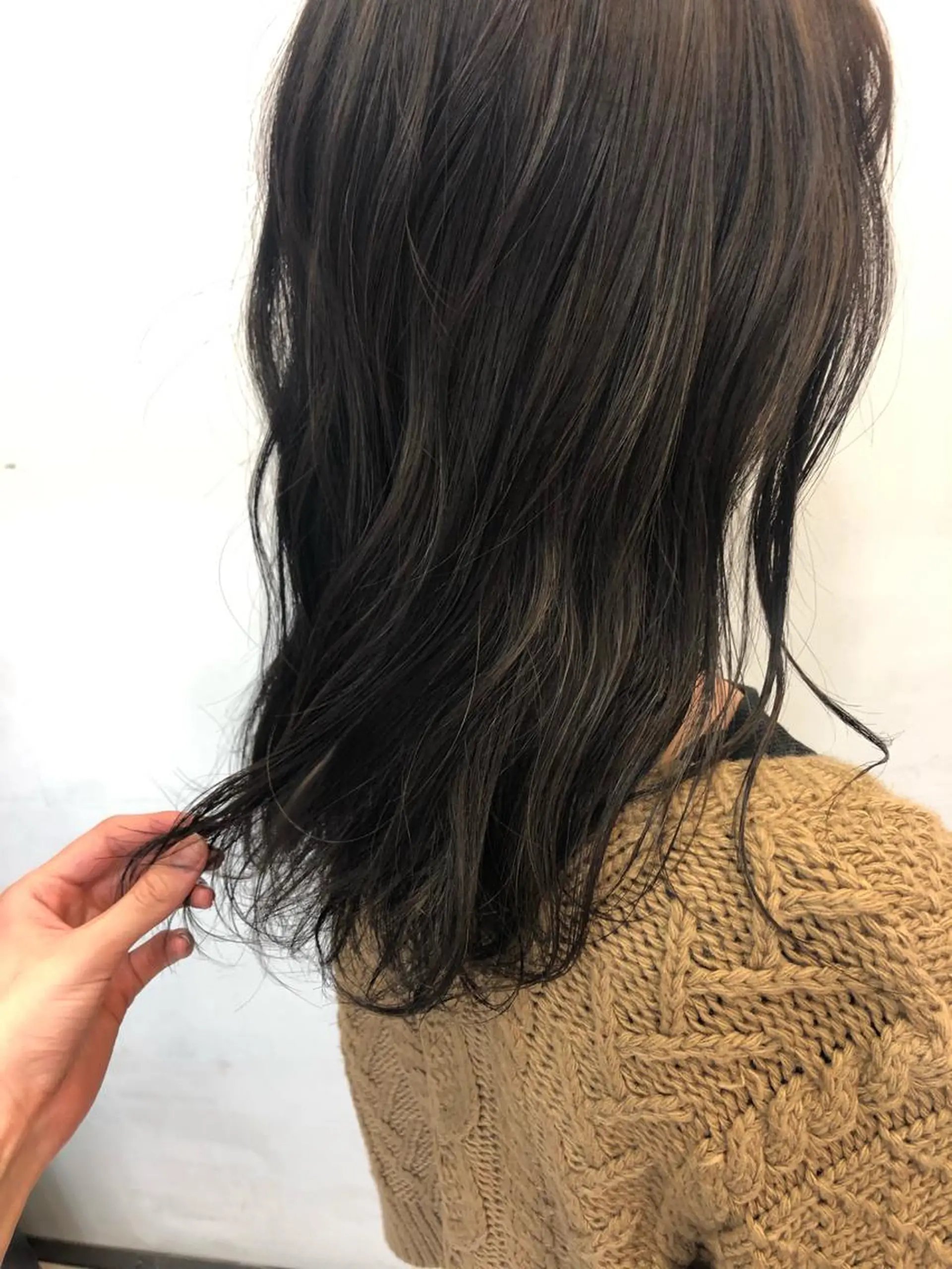 ロング カラー アッシュ ハイライトカラー ハイライト GLROW haruhiのヘアスタイル