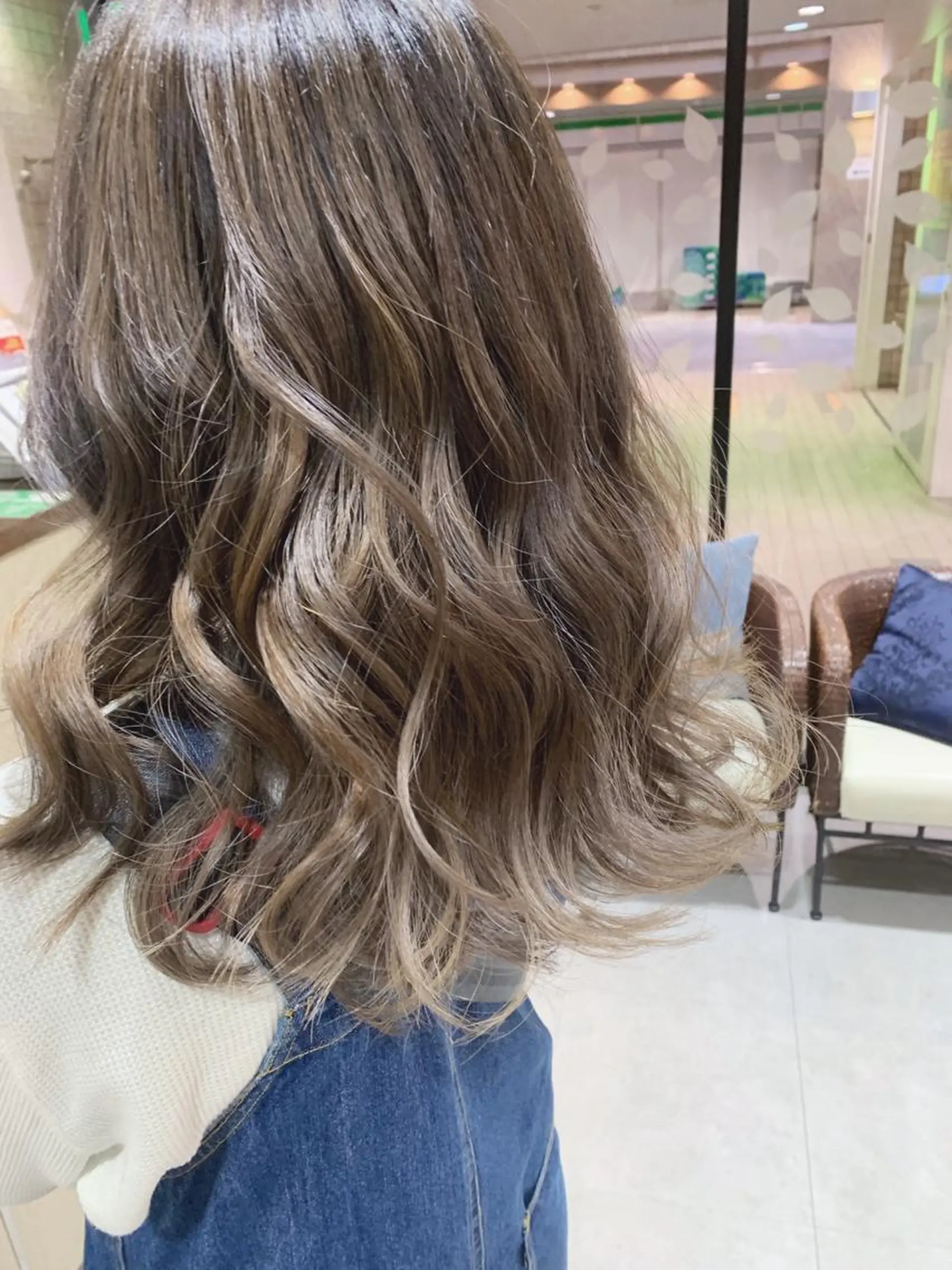 ロング カラー 近藤千翔🩵 髪質改善Periodのエステ・リラクイメージ