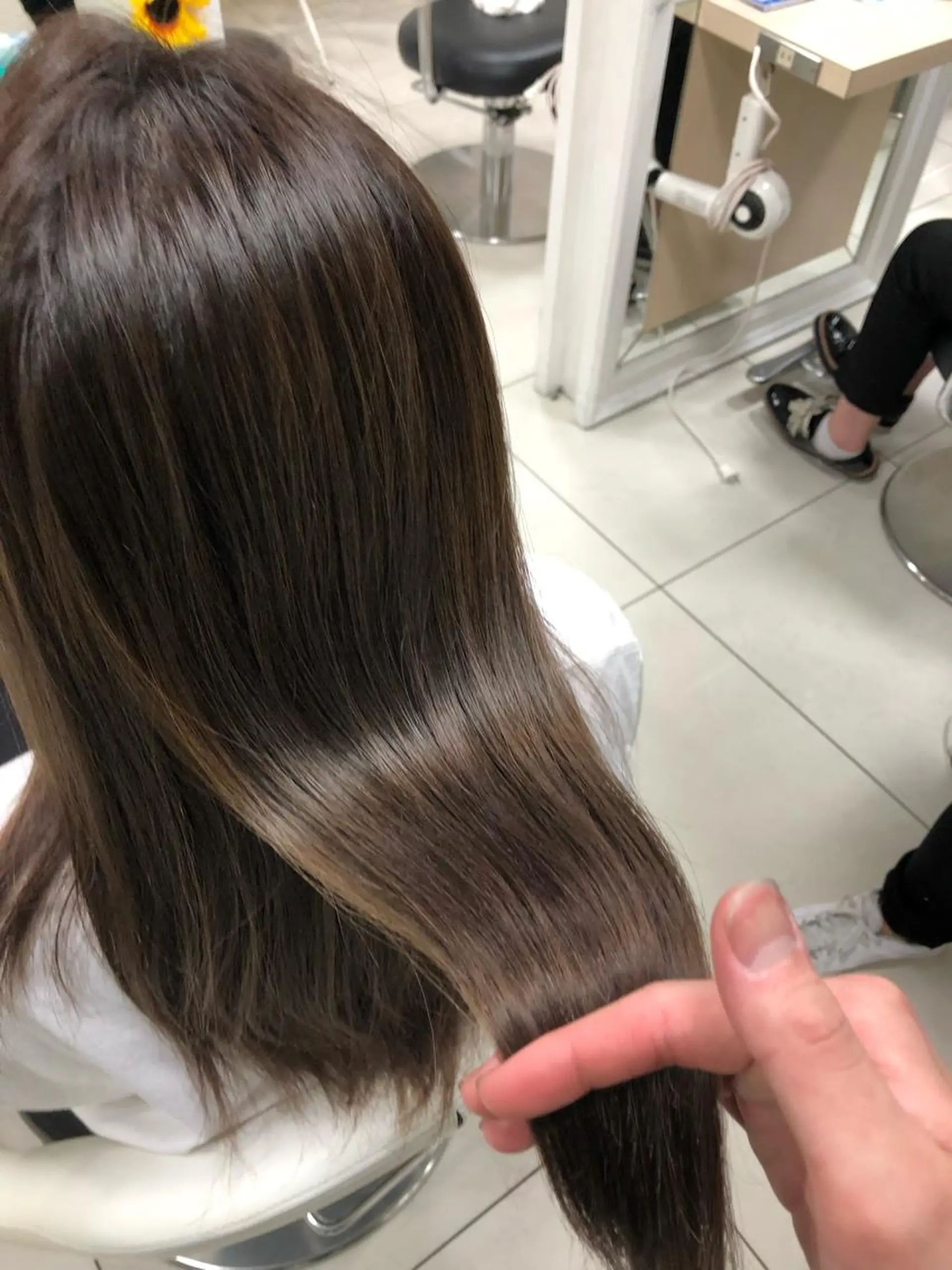 ロング アッシュ 学生 髪質改善 レイヤーカット 縮毛矯正 Ash 山田 勇太のヘアスタイル