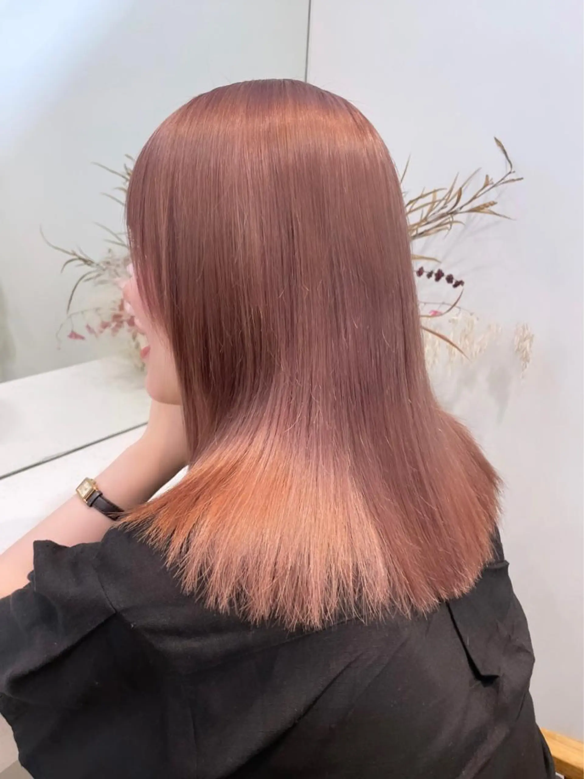 カラー 若月 あやかのヘアスタイル