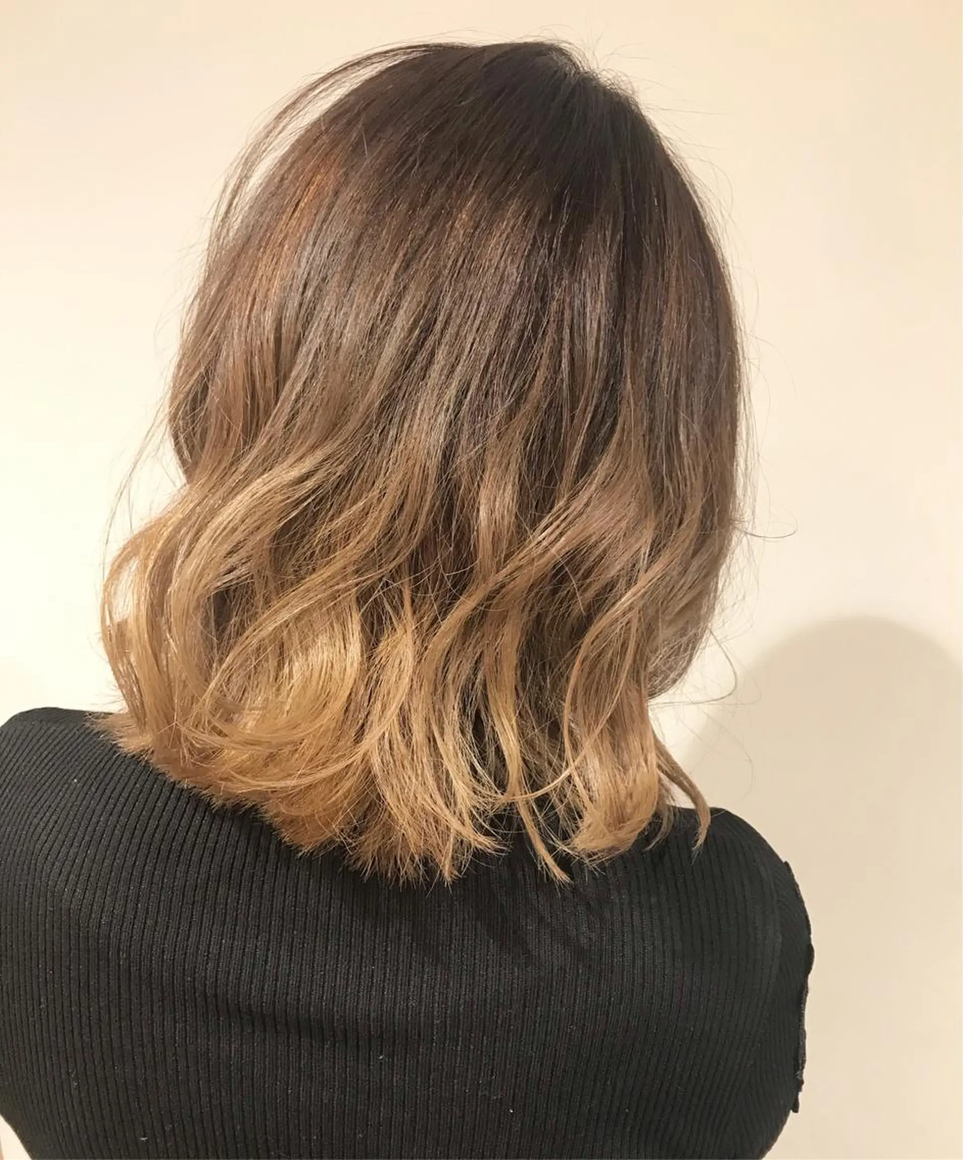 ミディアム カラー バレイヤージュ レイヤーカット 限定クーポン 💕大量更新ブリーチのヘアスタイル