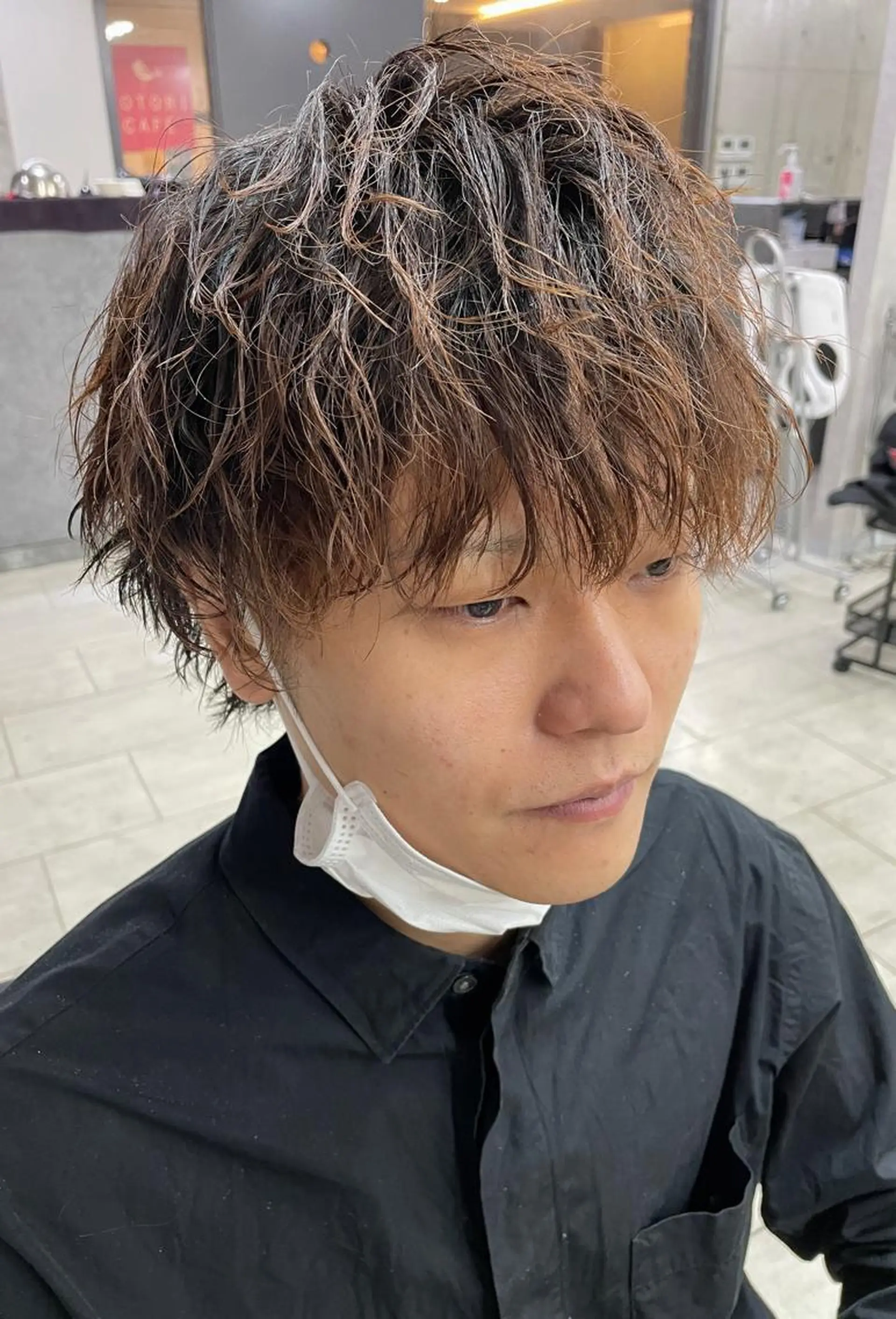 パーマ メンズ メンズパーマ ツイストスパイラルパーマ スパイラルパーマ Kvell&Co.所属・ハイトーン カラーのヘアスタイル