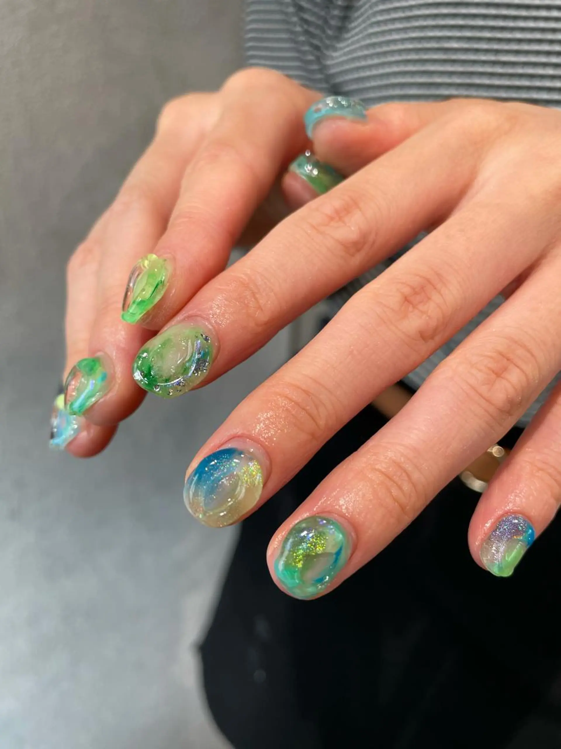 ネイル クリアネイル 氷ネイル・うるうるネイル ハンドネイル ナチュラル透明感🌱 小山美樹子のヘアスタイル