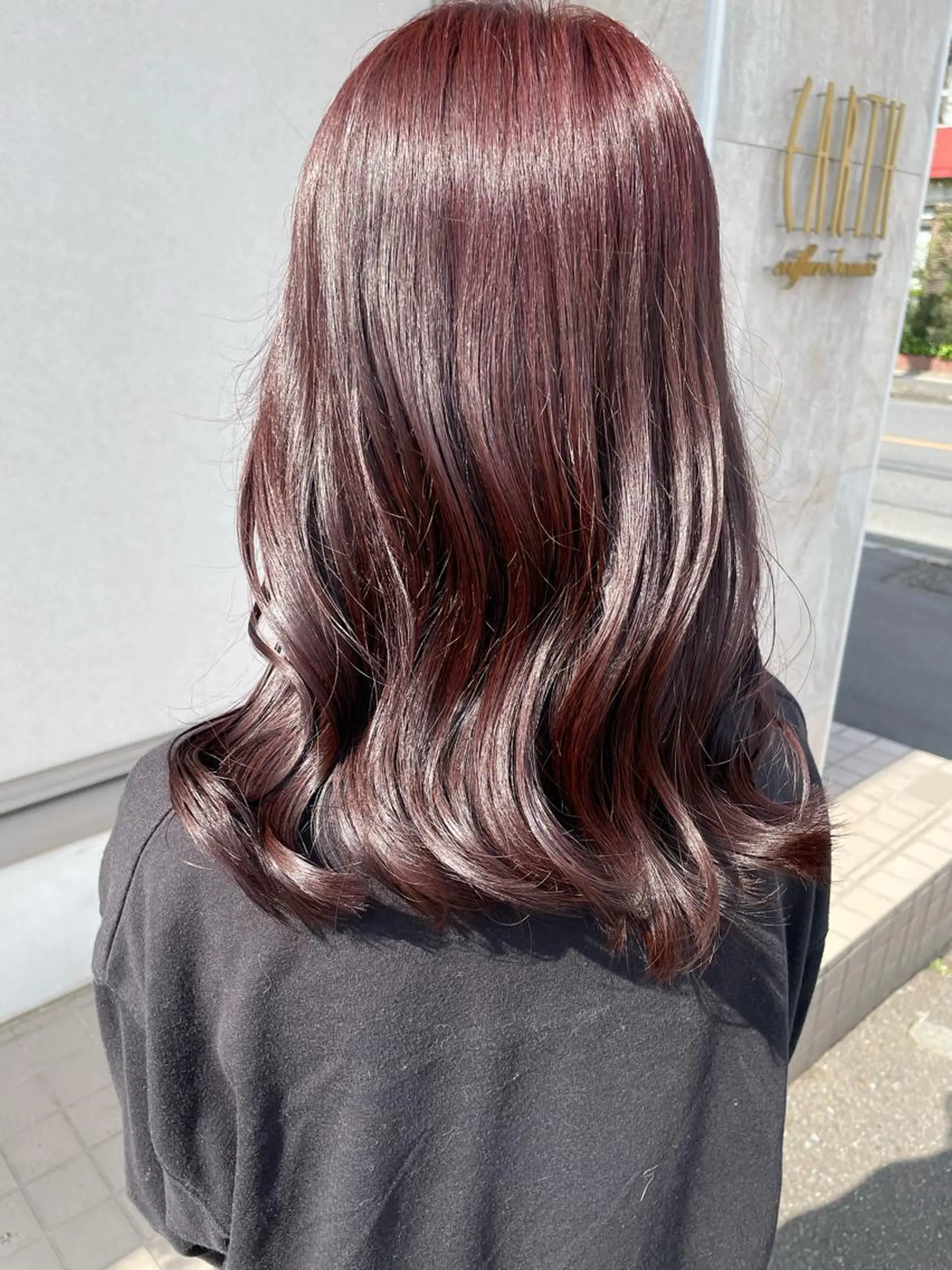 ロング カラー ブリーチ カシス ブリーチなしカラー レッドカラー 卒業式のヘアスタイル 顔まわり/インナー カラー/　syuriのヘアスタイル