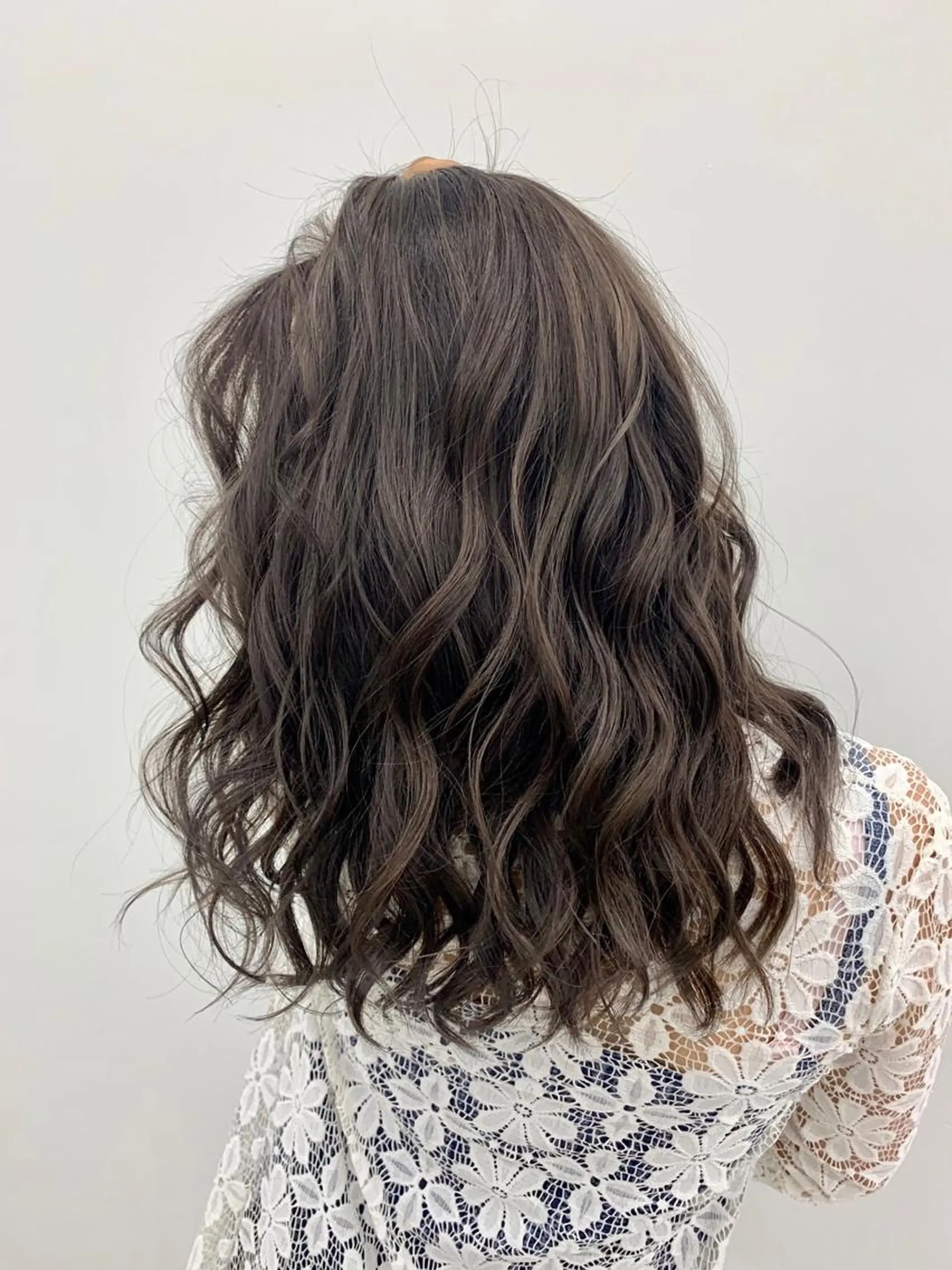 カラー グレージュ ハイライトカラー LINOET NAGOYA所属・中川 来紀のヘアスタイル