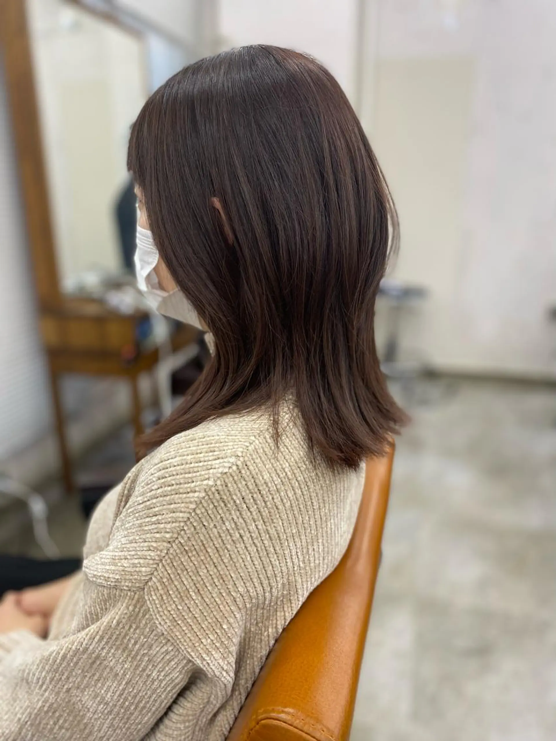 ミディアム カラー オリーブ/アッシュ やわらか透明感カラーのヘアスタイル