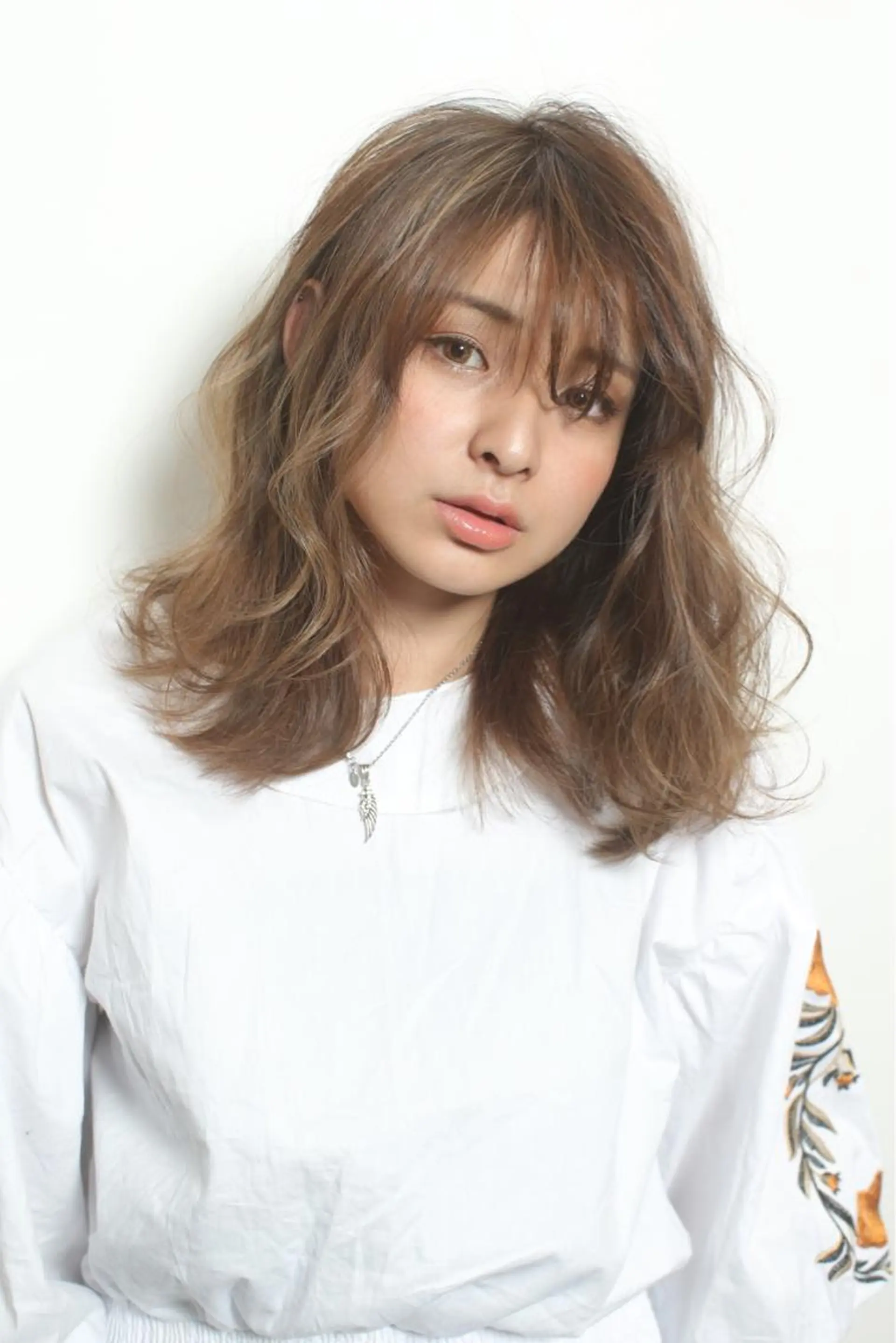 セミロング カラー ハイライトカラー ハイライト Lee 甲子園のヘアスタイル